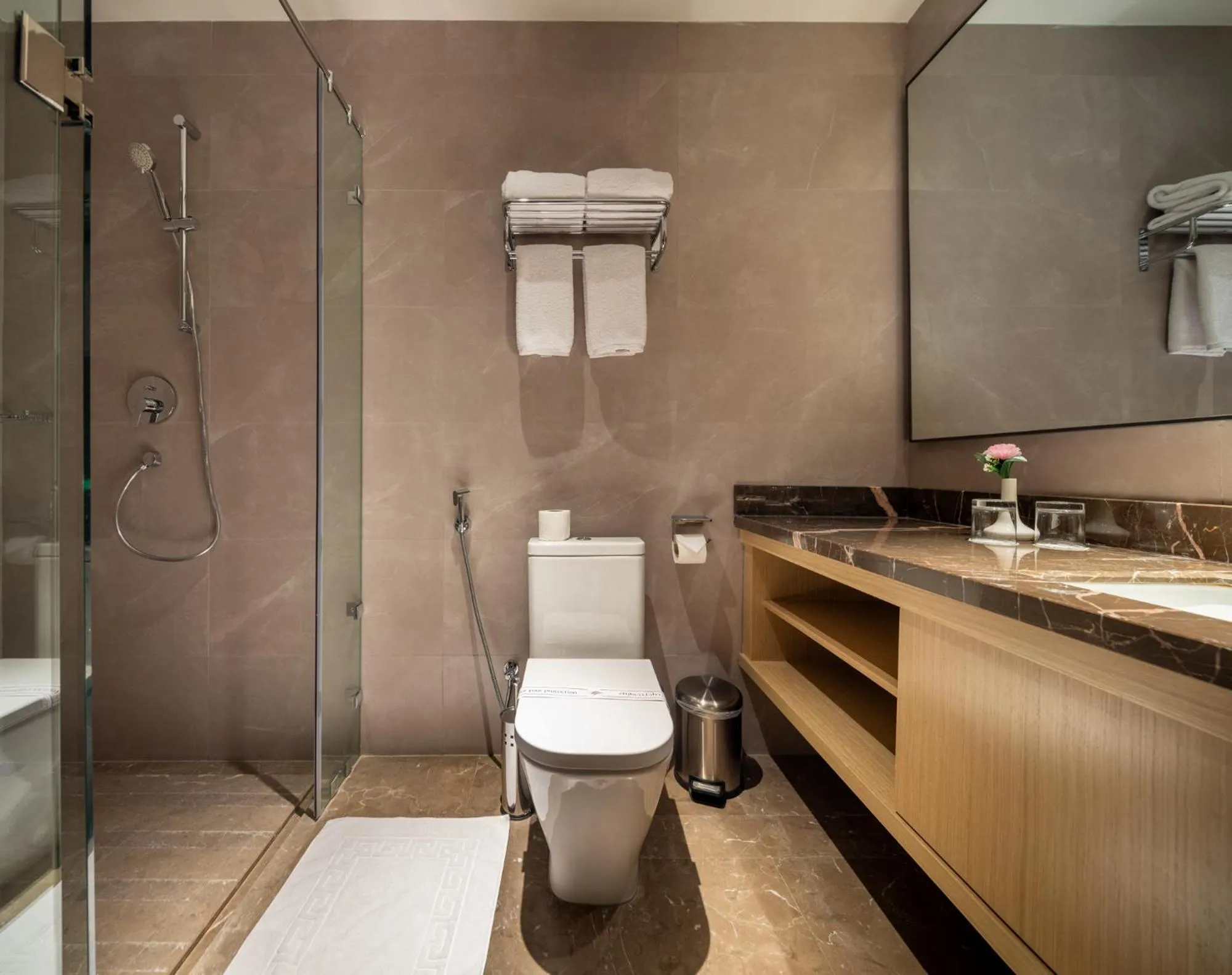 Toilet in Boudl Al Rawdah