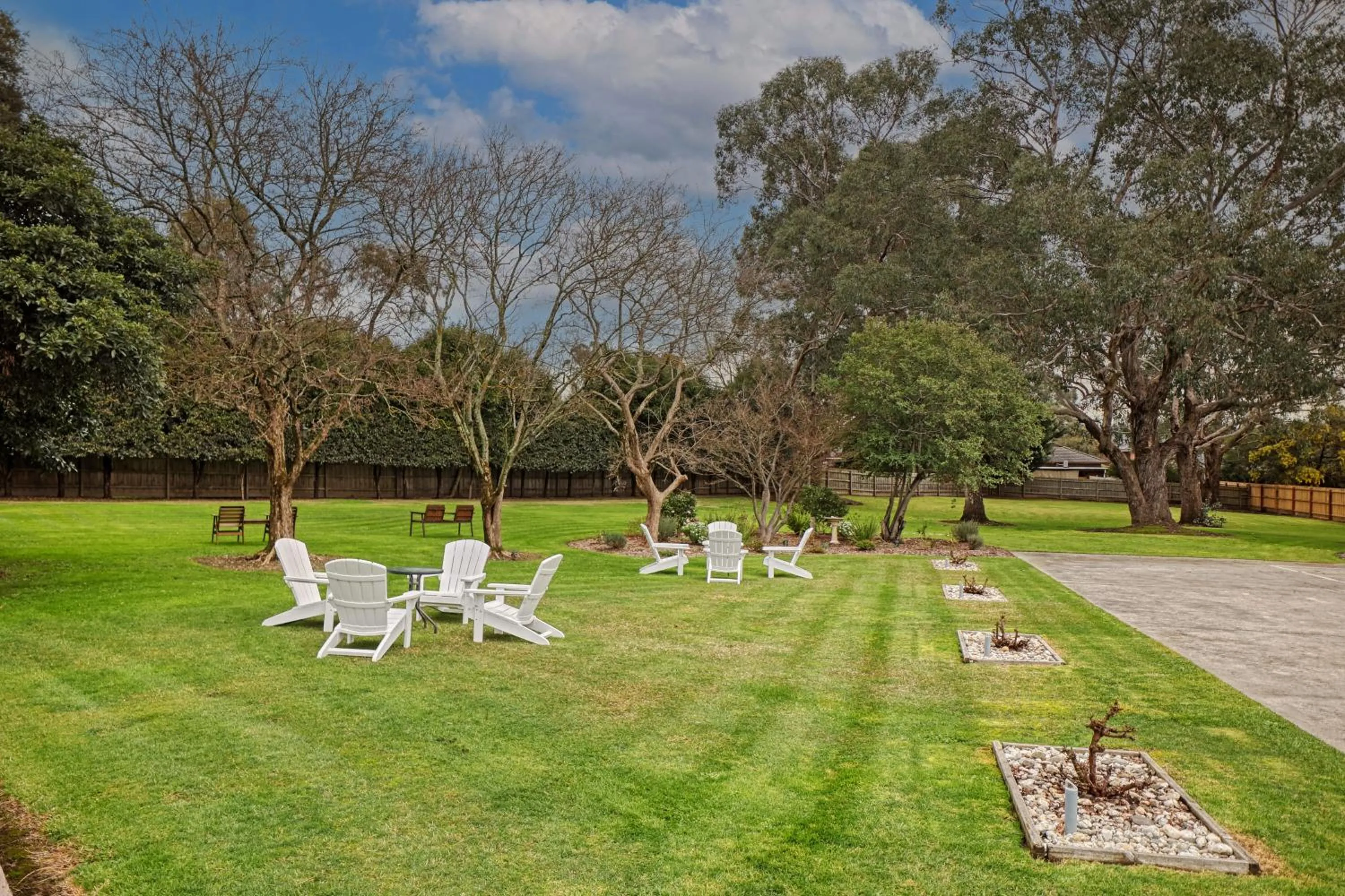 Garden view in Healesville Motor Inn