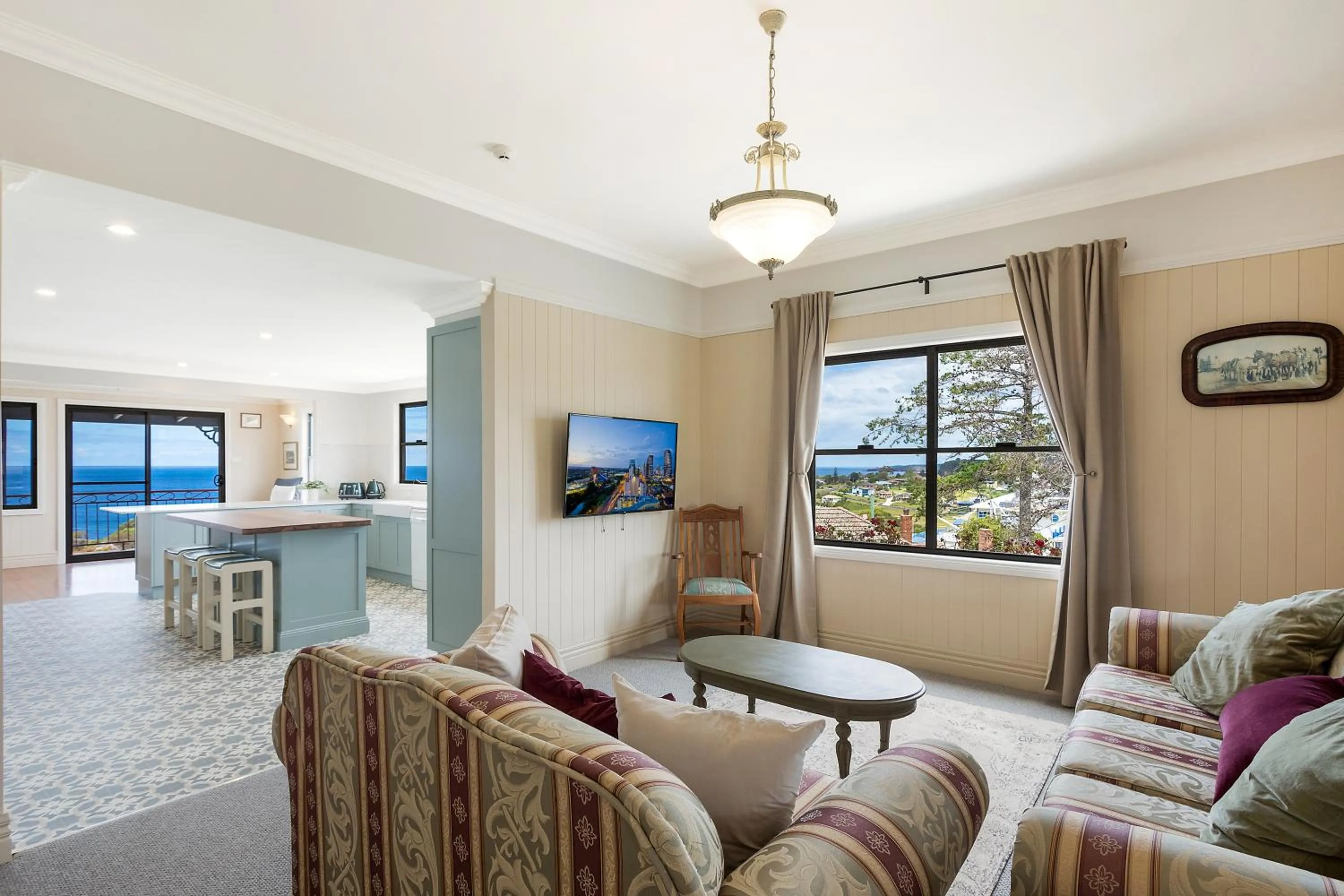 Heritage House Motel & Units