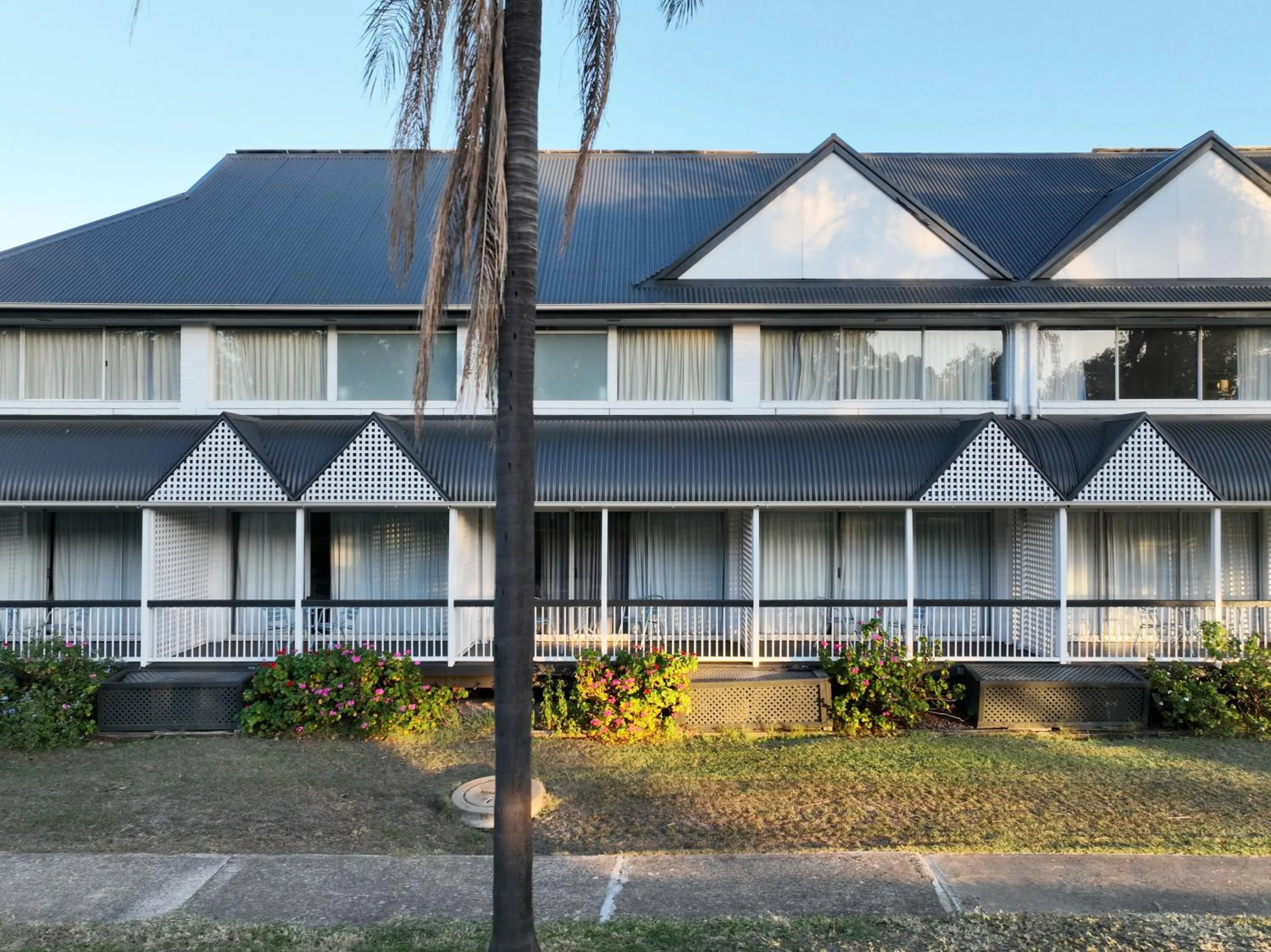 Property building in Dalby Manor Motor Inn