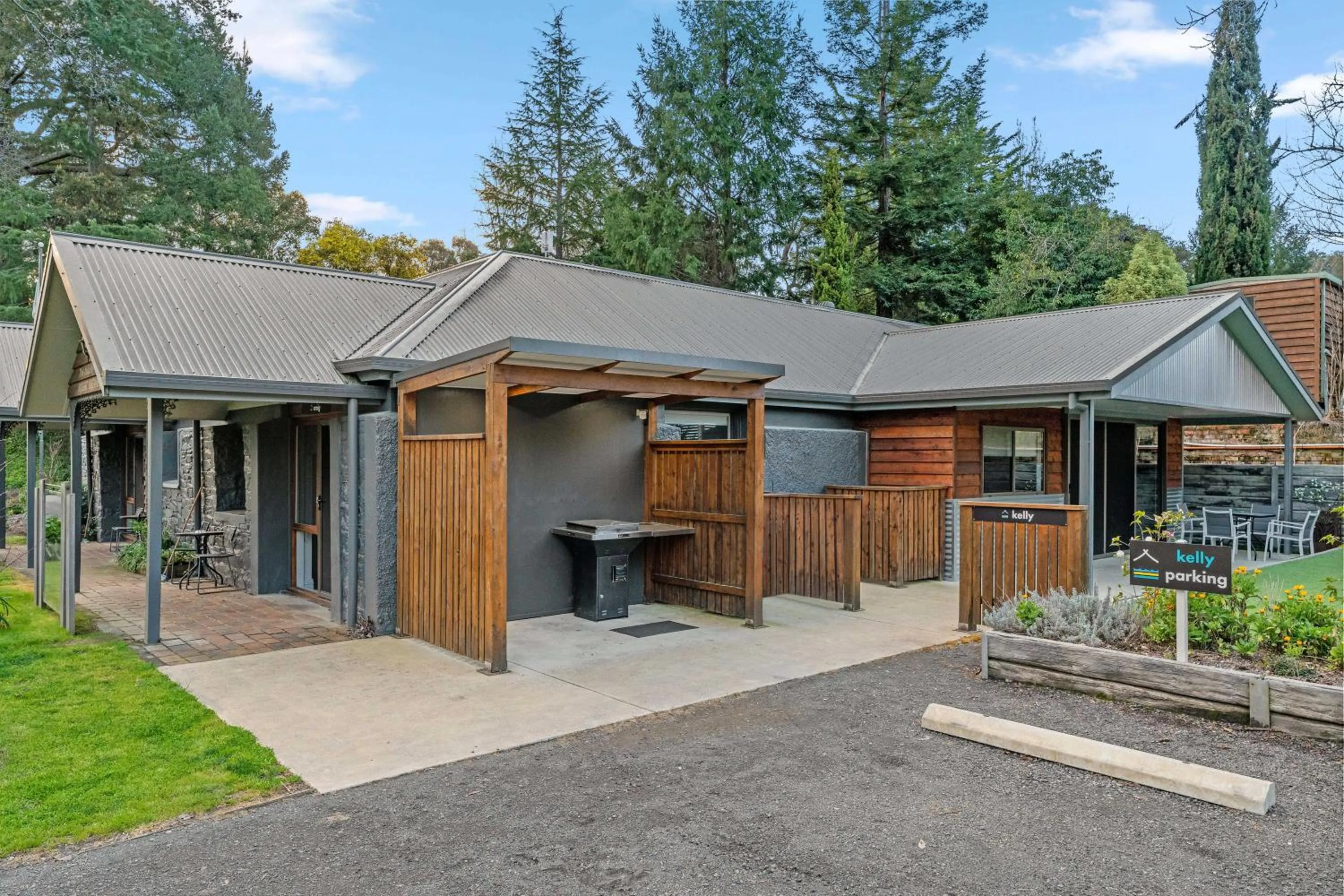 Property building in BIG4 Tasman Holiday Parks - Bright