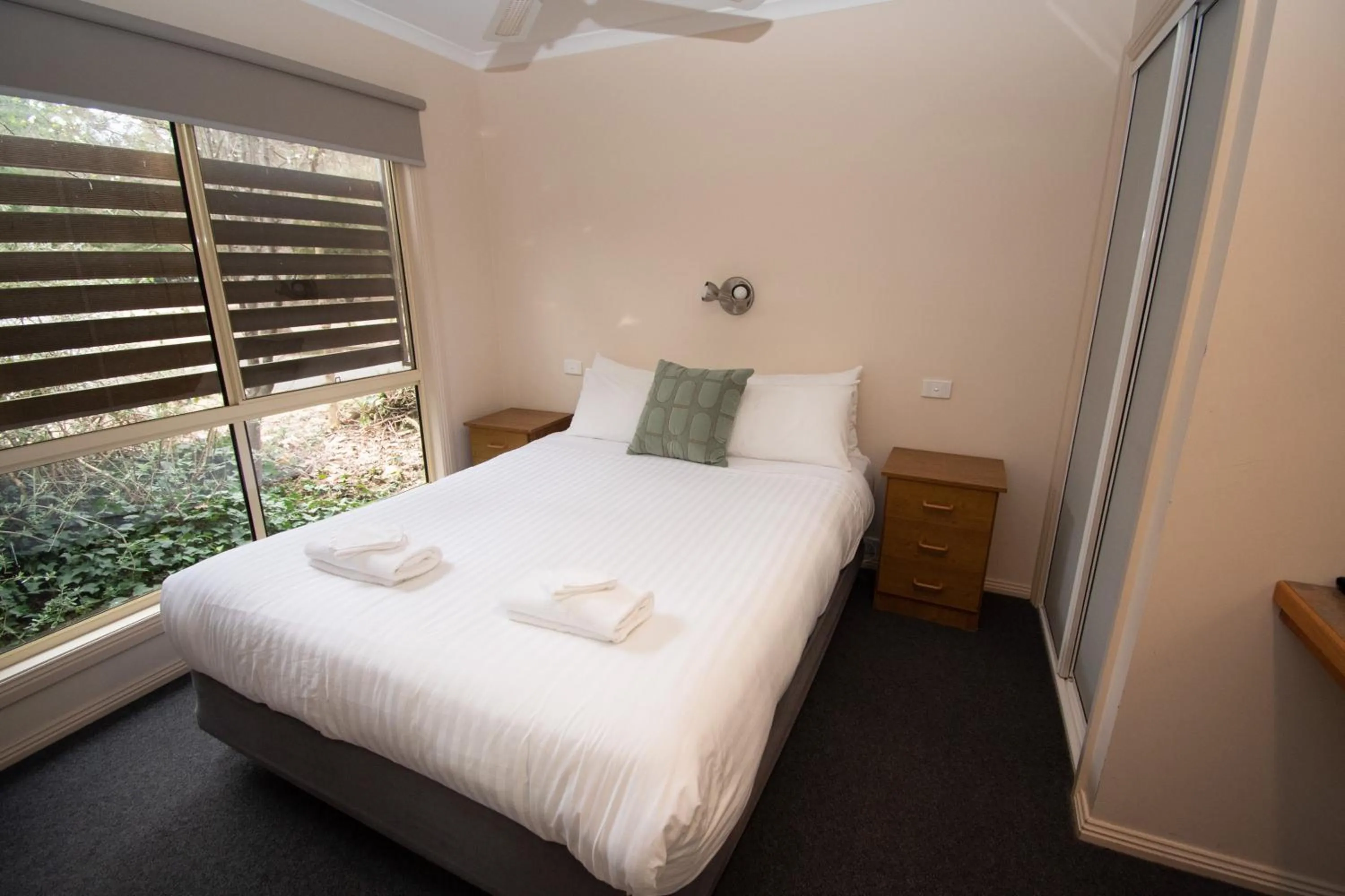 Bedroom, Bed in BIG4 Tasman Holiday Parks - Bright