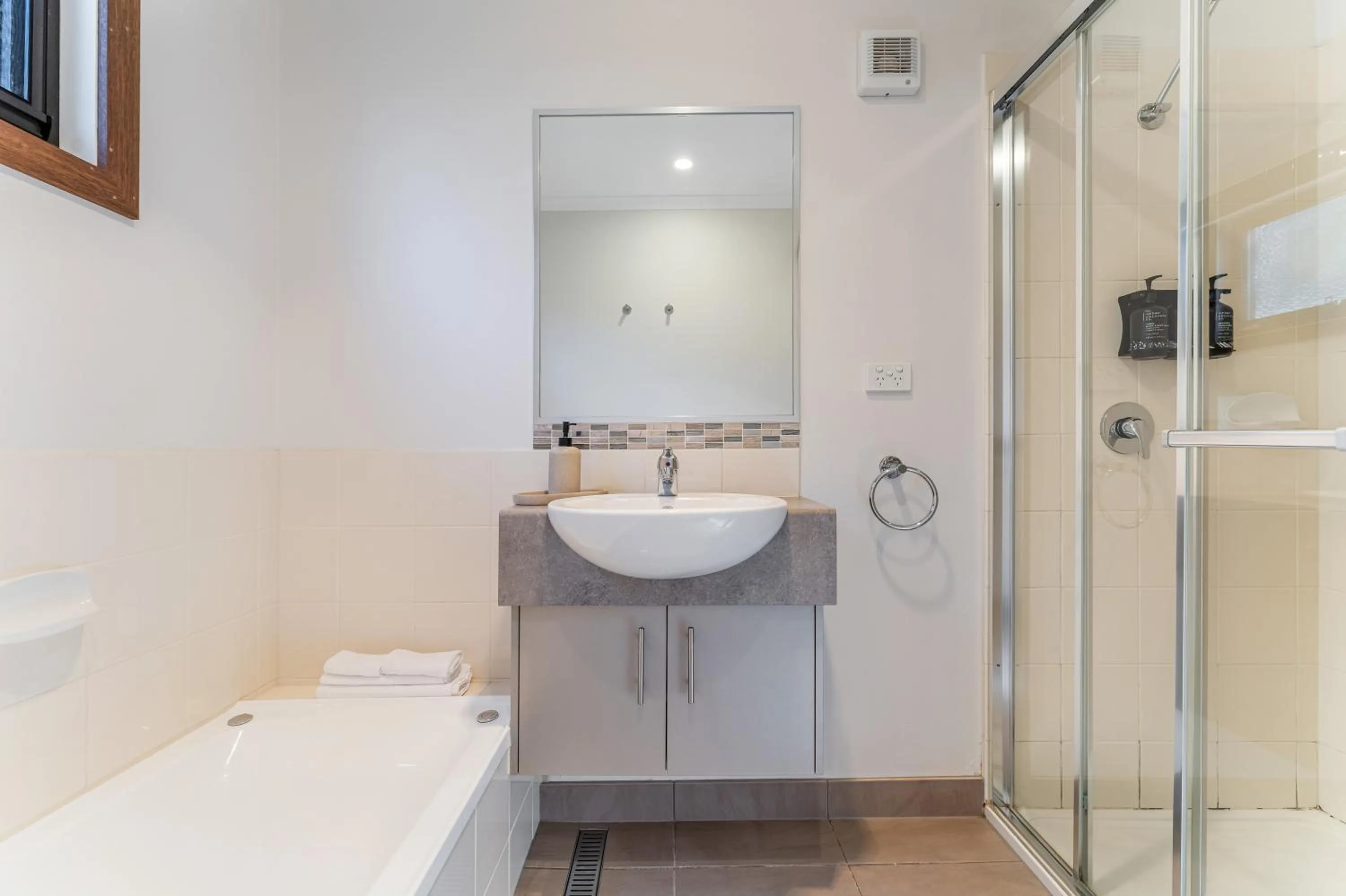 Bathroom in BIG4 Tasman Holiday Parks - Bright