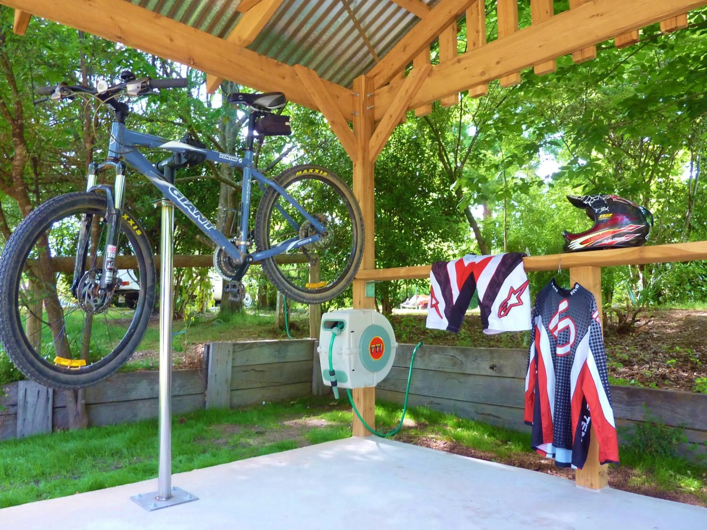 Cycling in BIG4 Tasman Holiday Parks - Bright