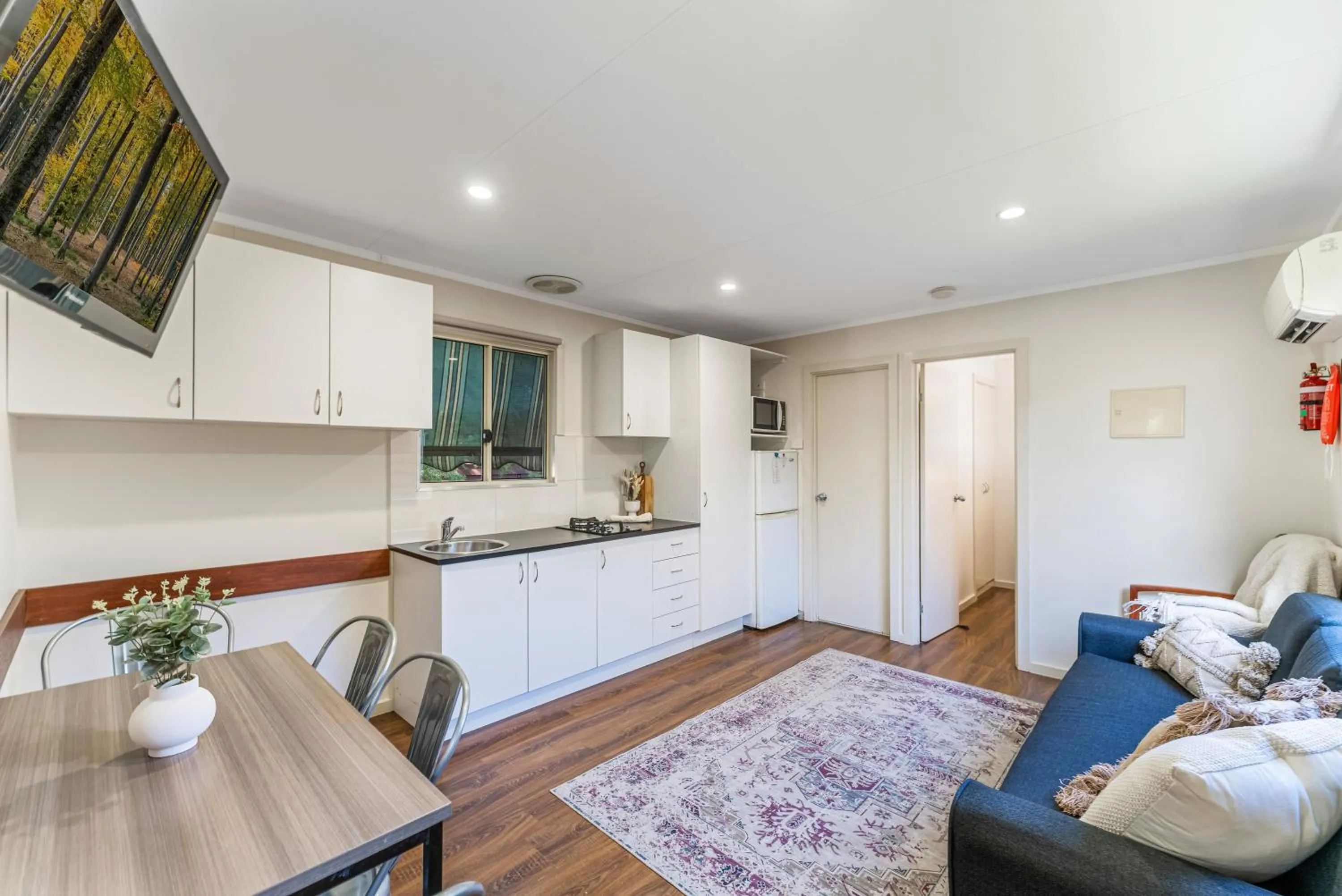 Kitchen or kitchenette in BIG4 Tasman Holiday Parks - Bright