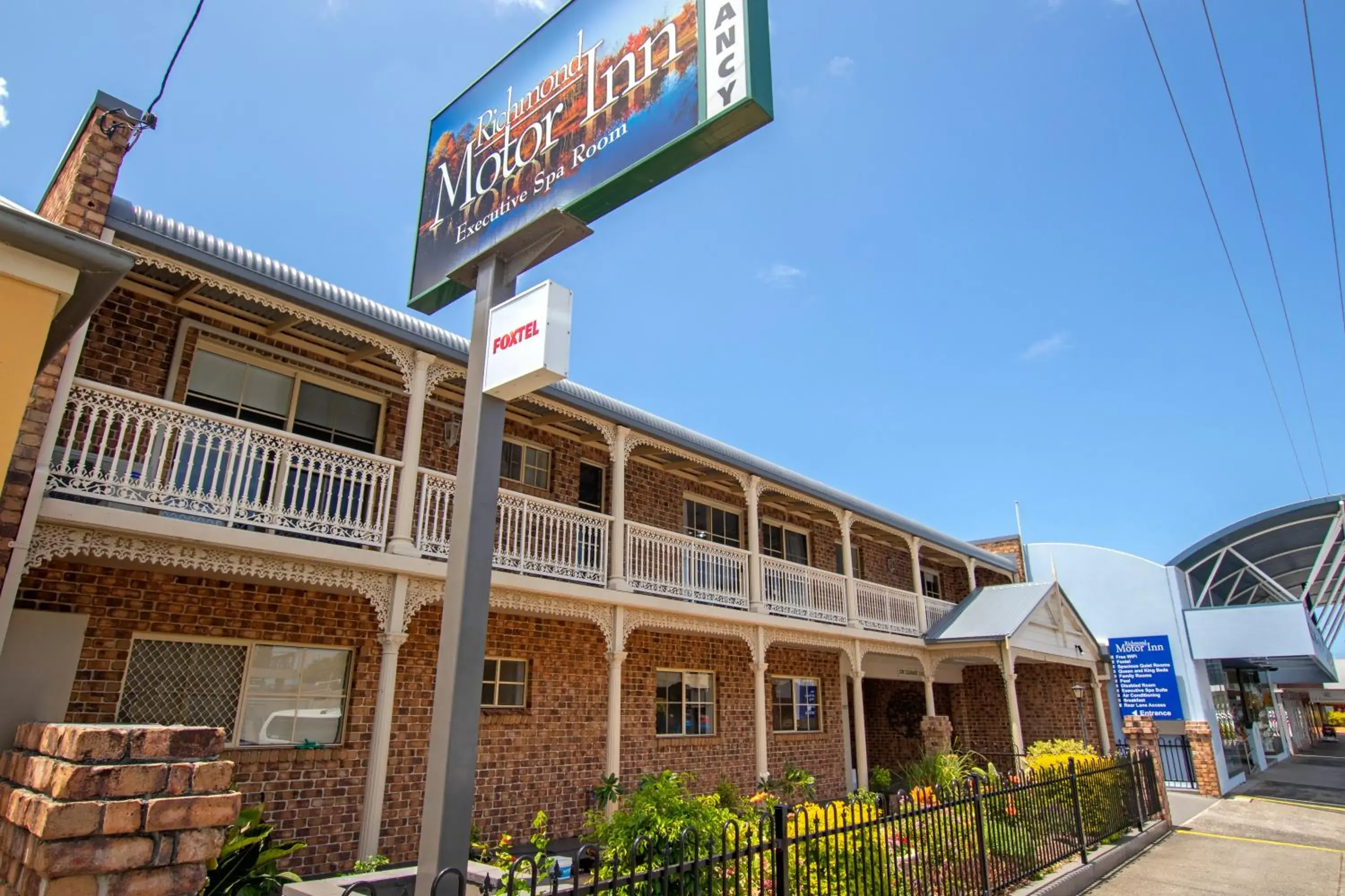 Facade/entrance in Richmond Motor Inn Facade/entrance in Richmond Motor Inn