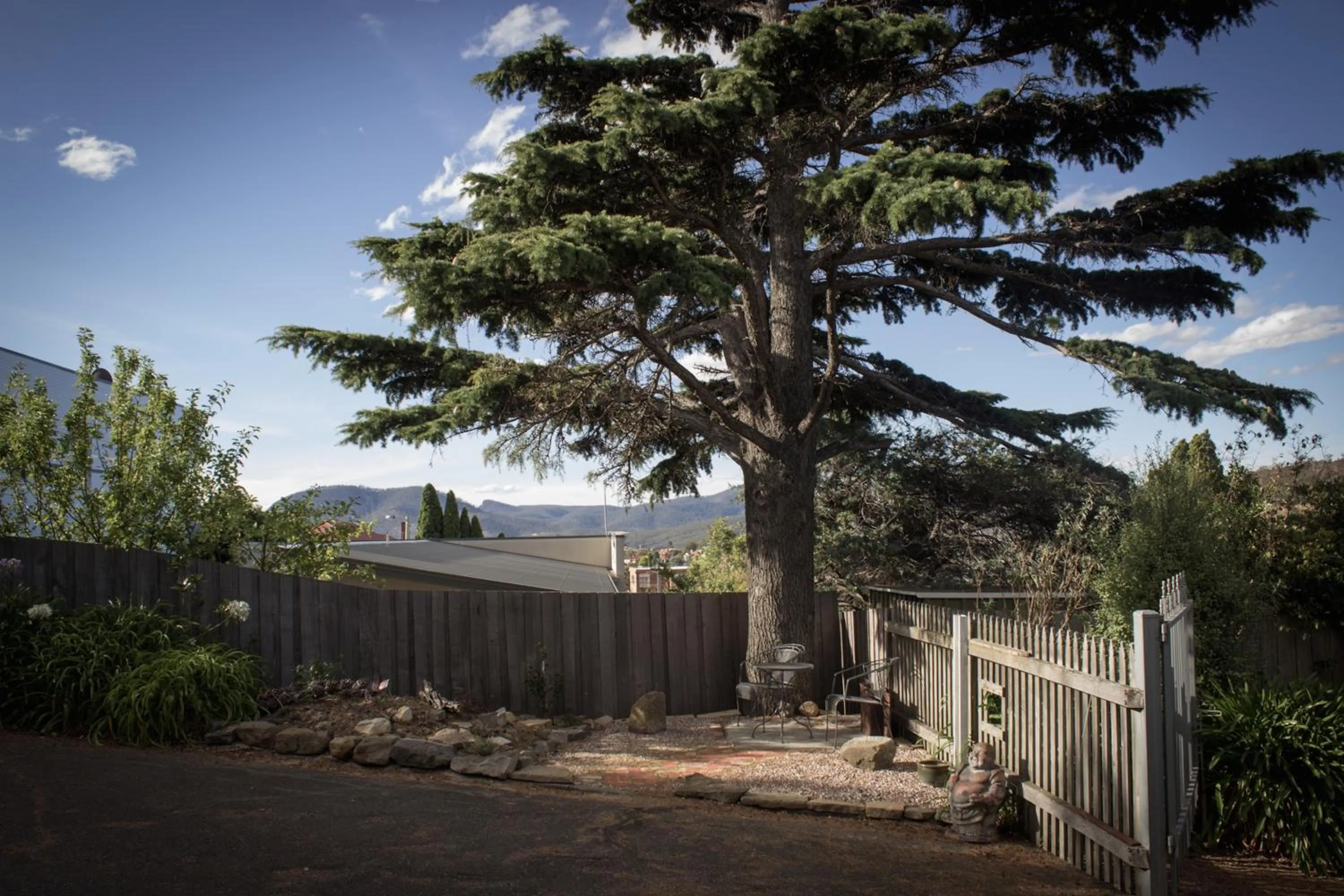 Facade/entrance in Werndee
