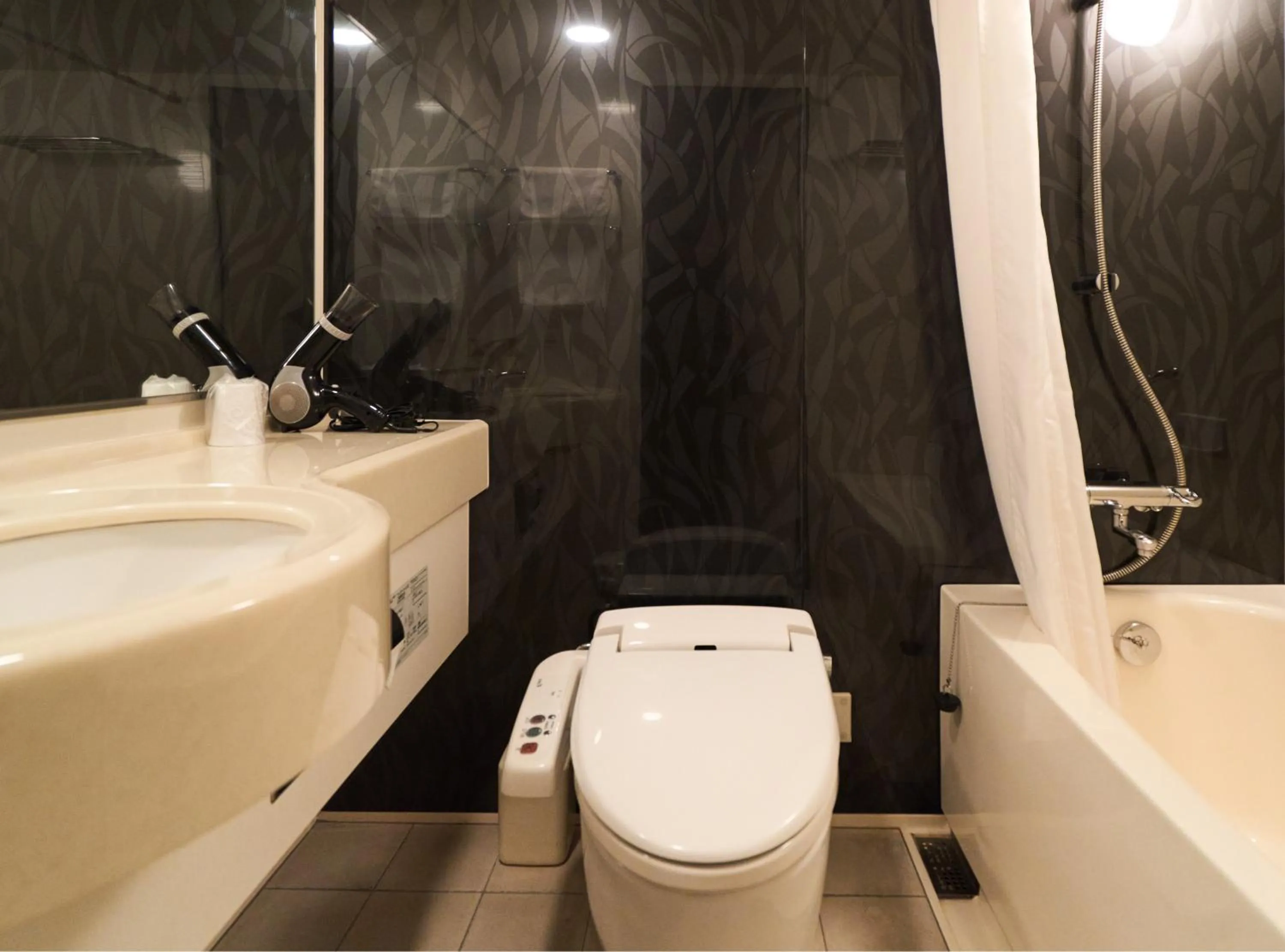 Bathroom in Hotel Sunplaza Osaka Sakai Annex