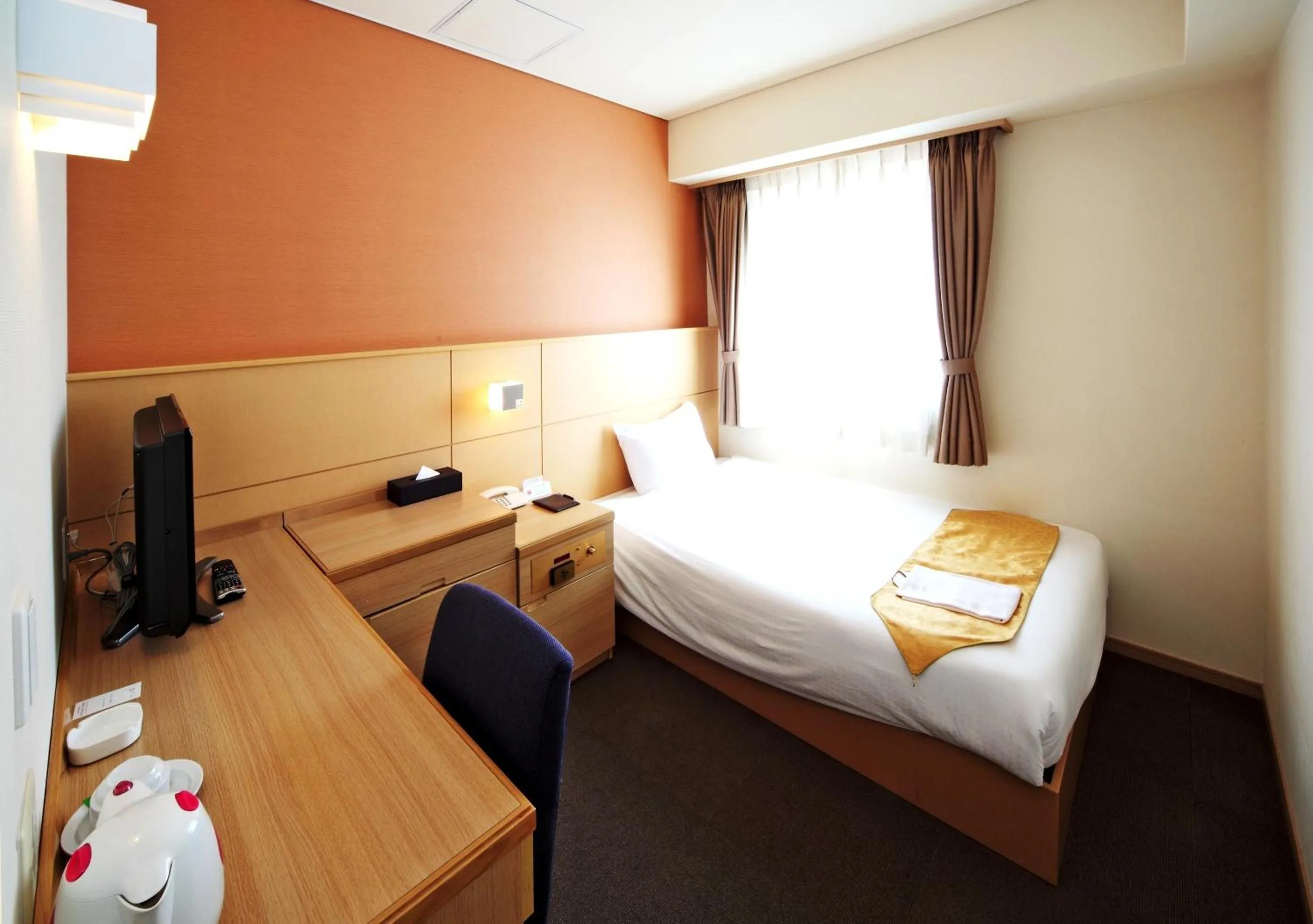 Day, Bed in Hotel Sunplaza Osaka Sakai Annex