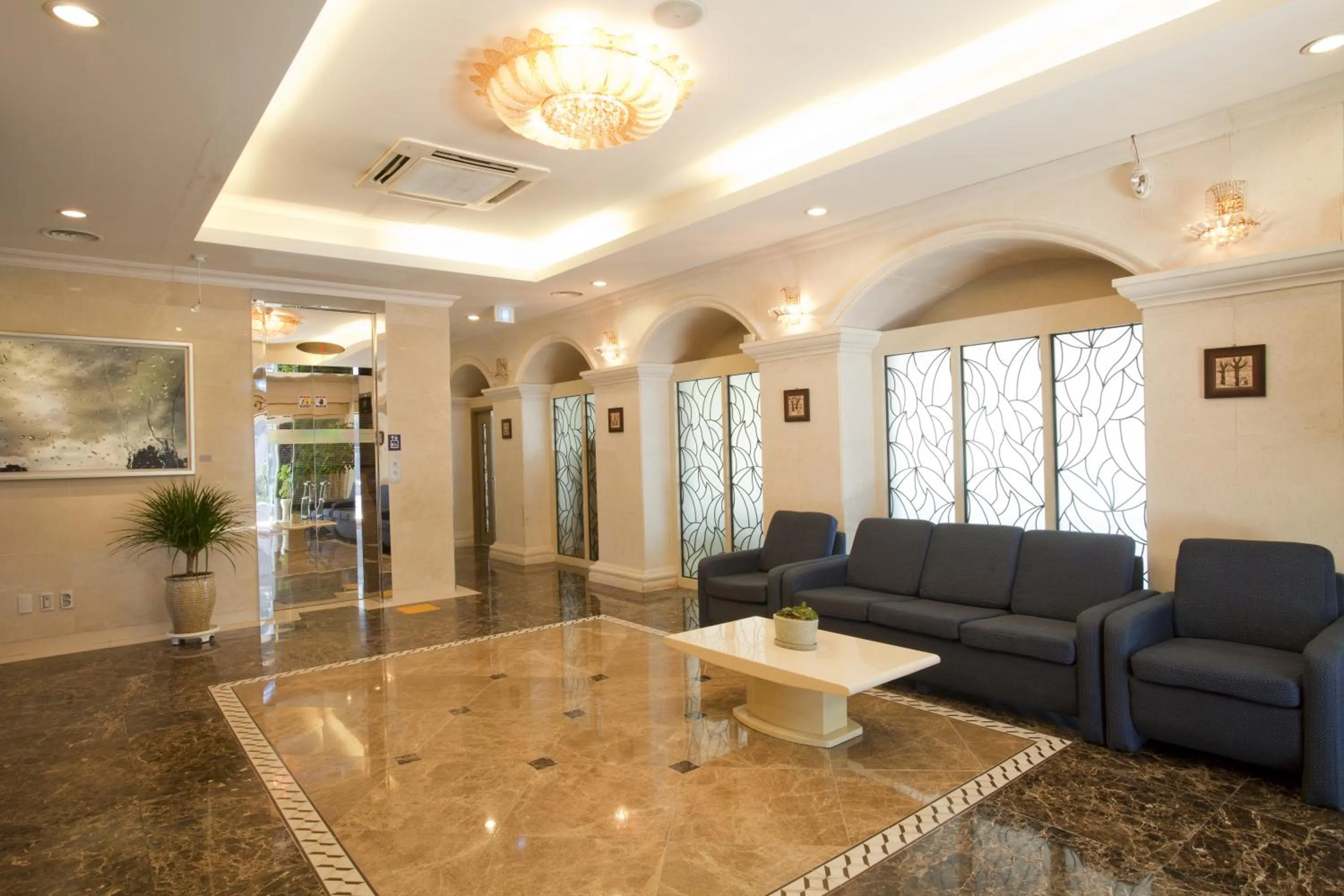 Lobby or reception in Elin Hotel
