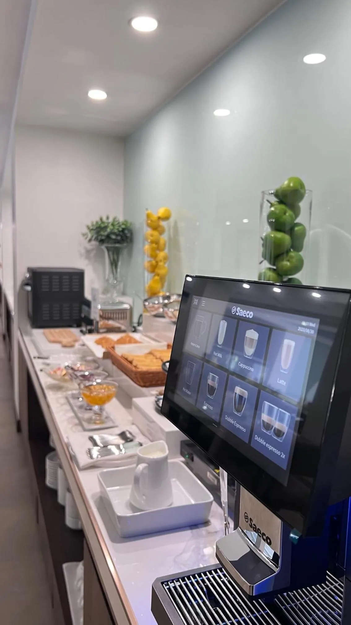 Restaurant/places to eat in Harmony Phnom Penh Hotel