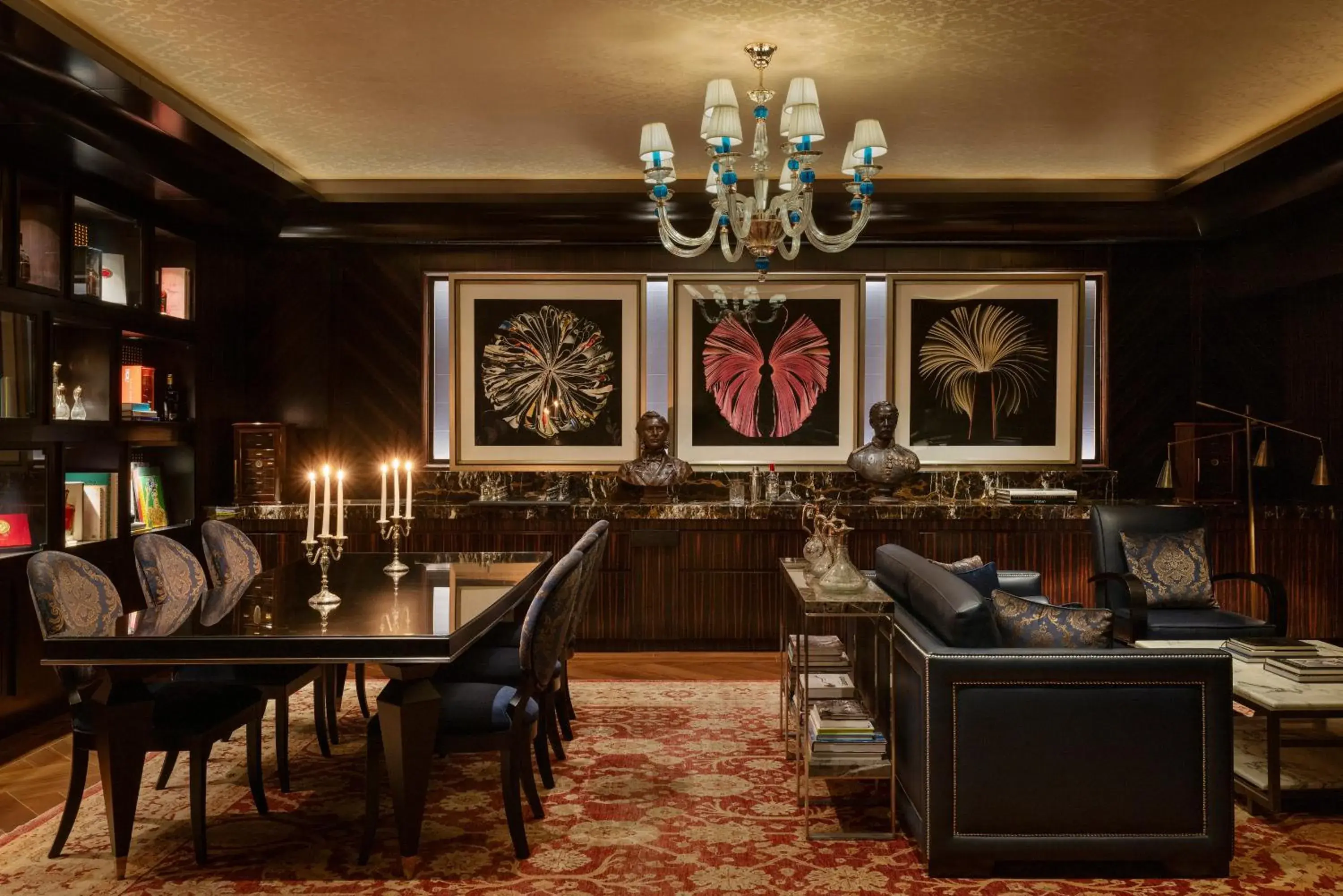 Lounge or bar in Raffles Istanbul Lounge or bar in Raffles Istanbul