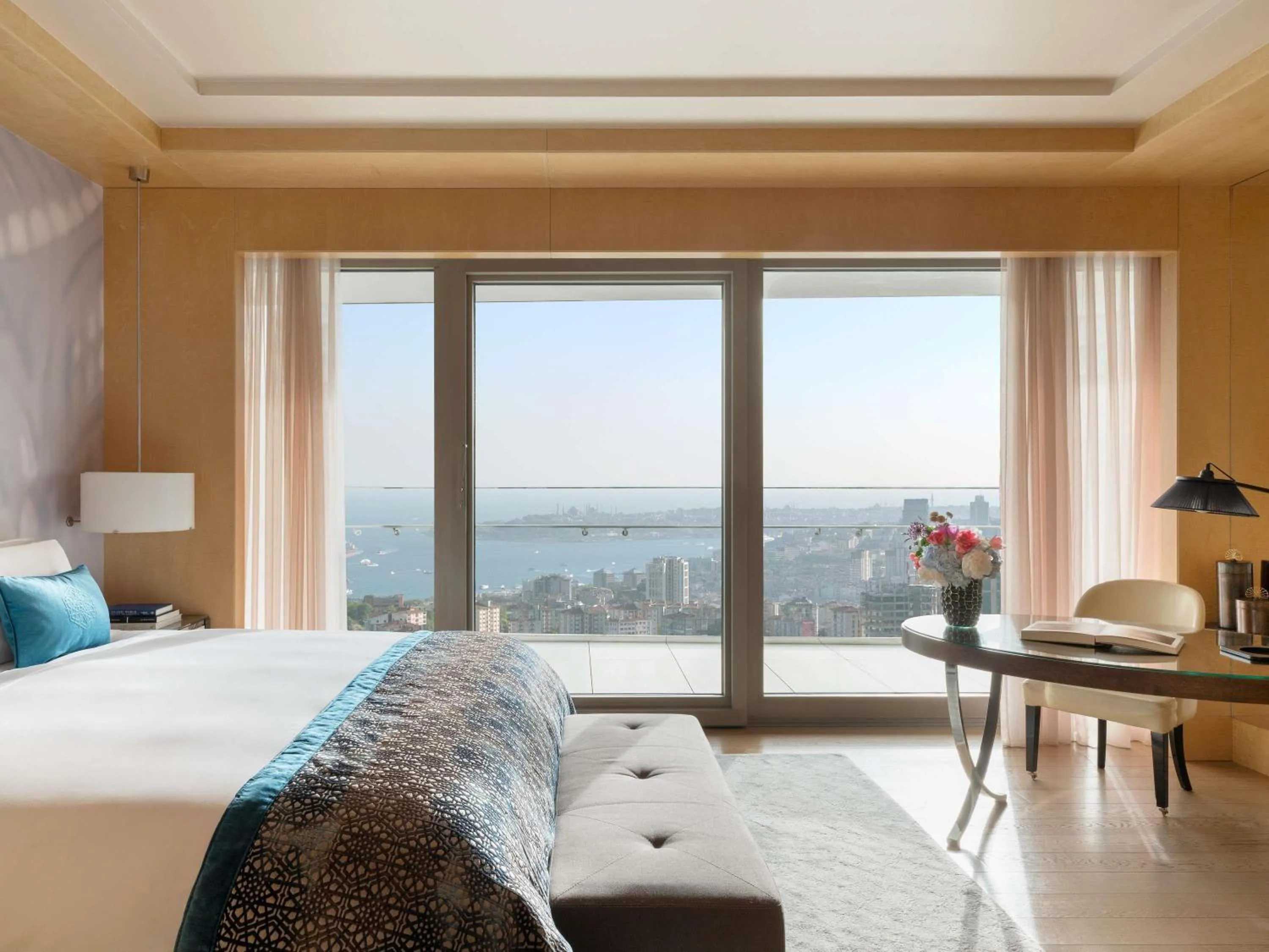 Bedroom, Bed in Raffles Istanbul