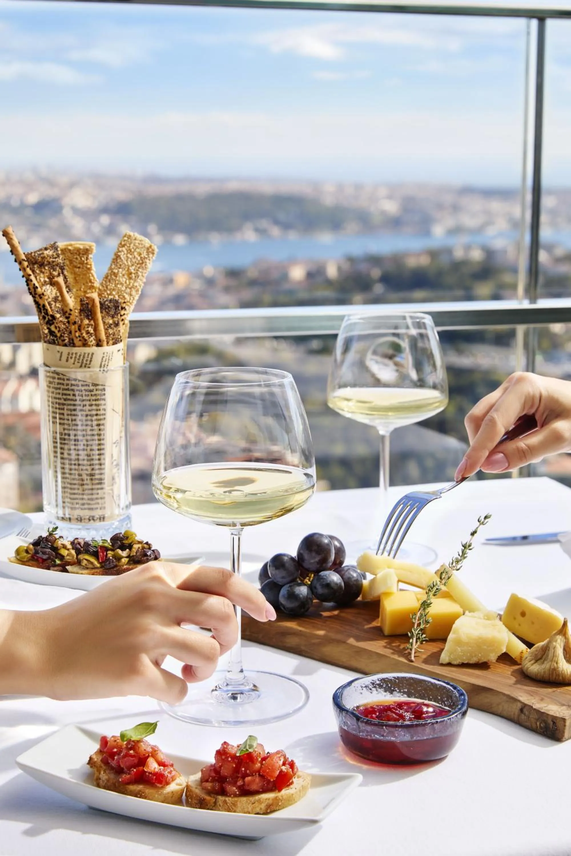 Restaurant/places to eat in Raffles Istanbul