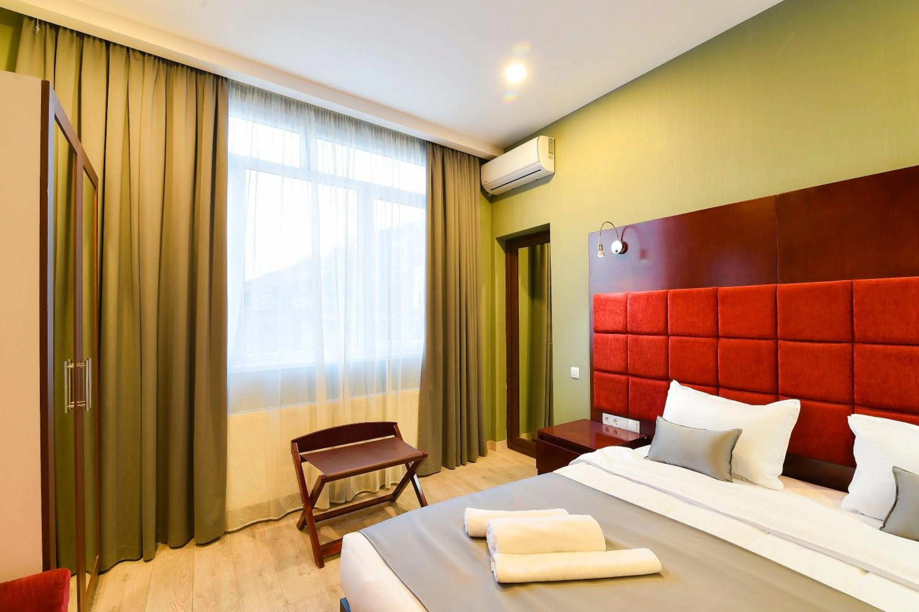 Bed in Kraveli Hotel