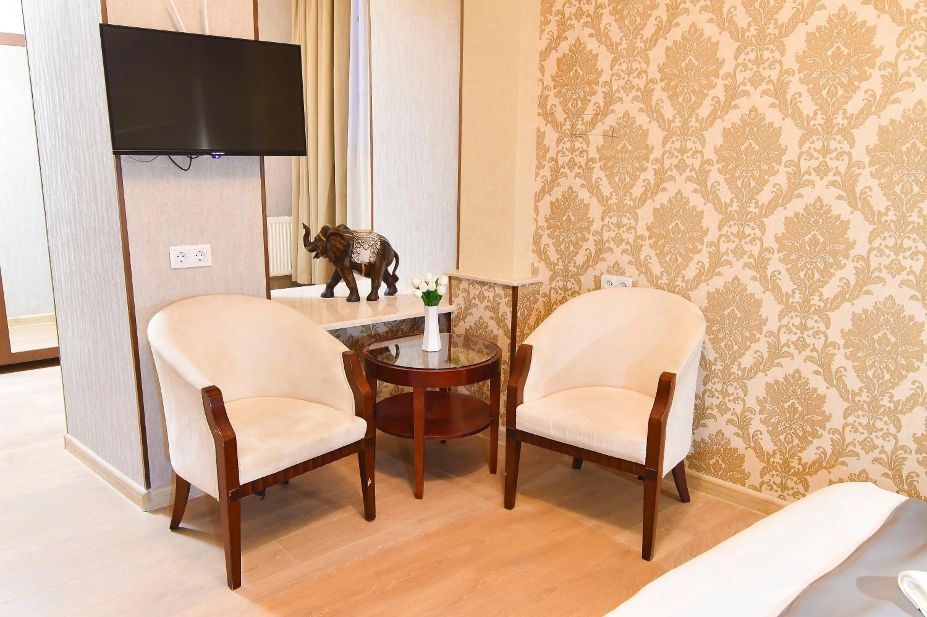 TV and multimedia in Kraveli Hotel