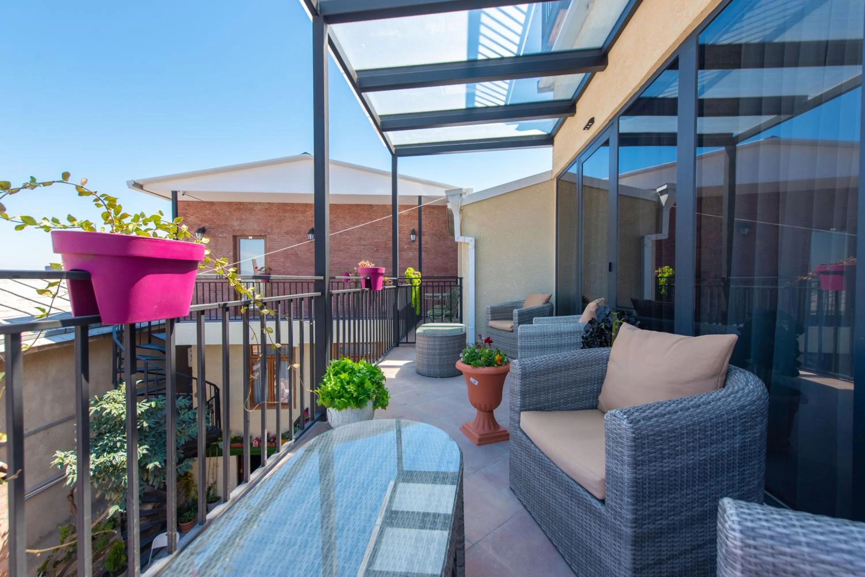 Patio in Kraveli Hotel