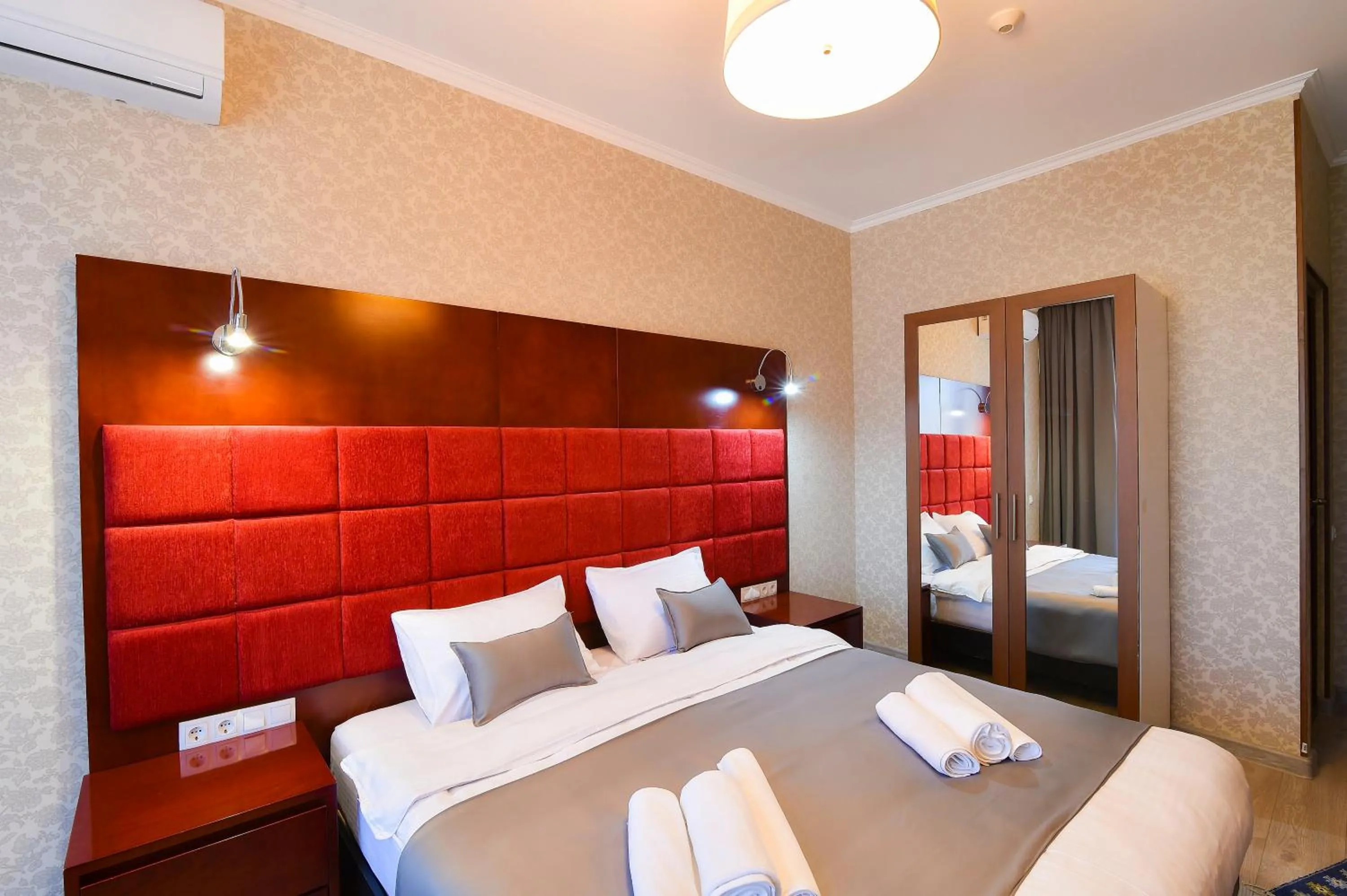 Bed in Kraveli Hotel