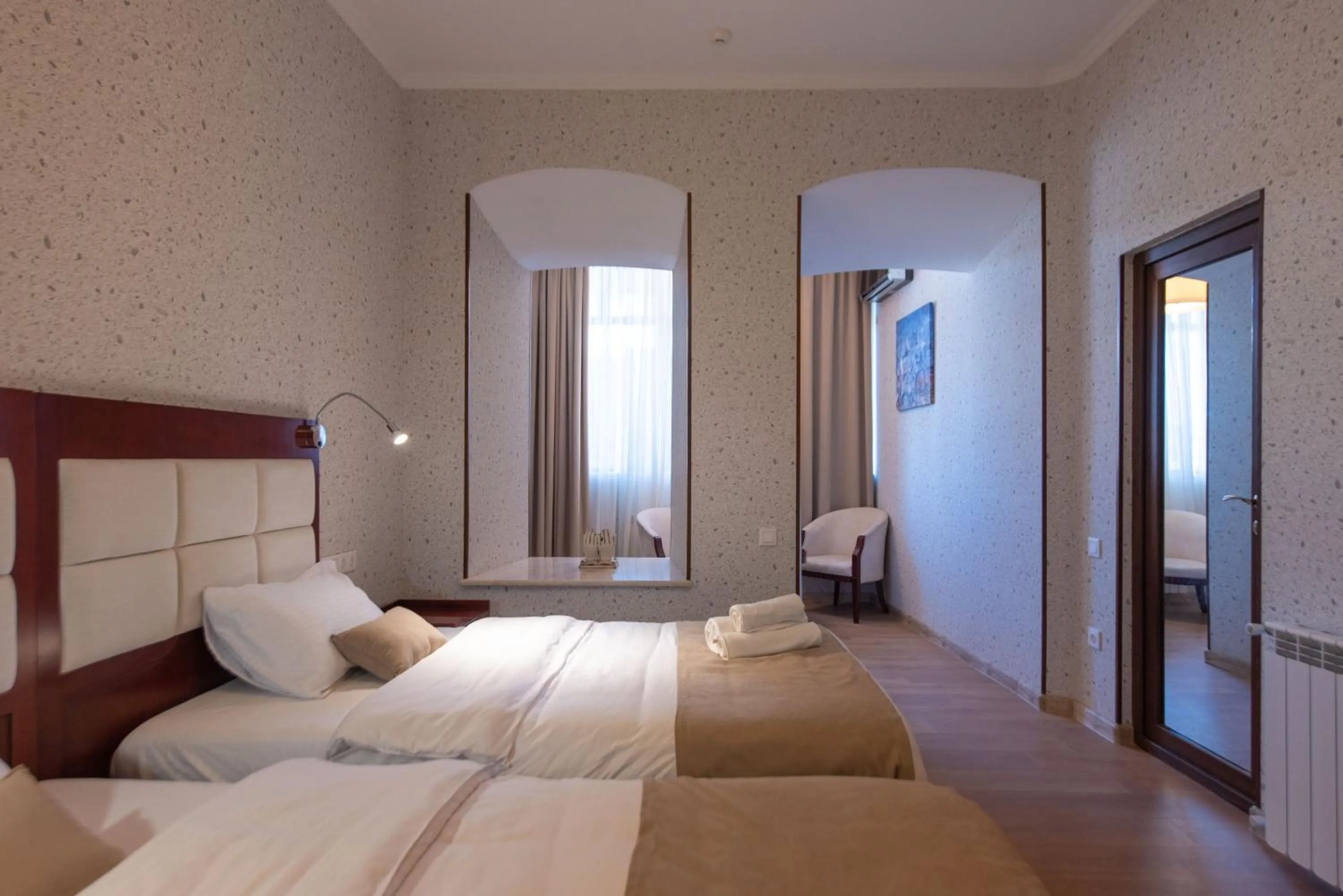 Bed in Kraveli Hotel