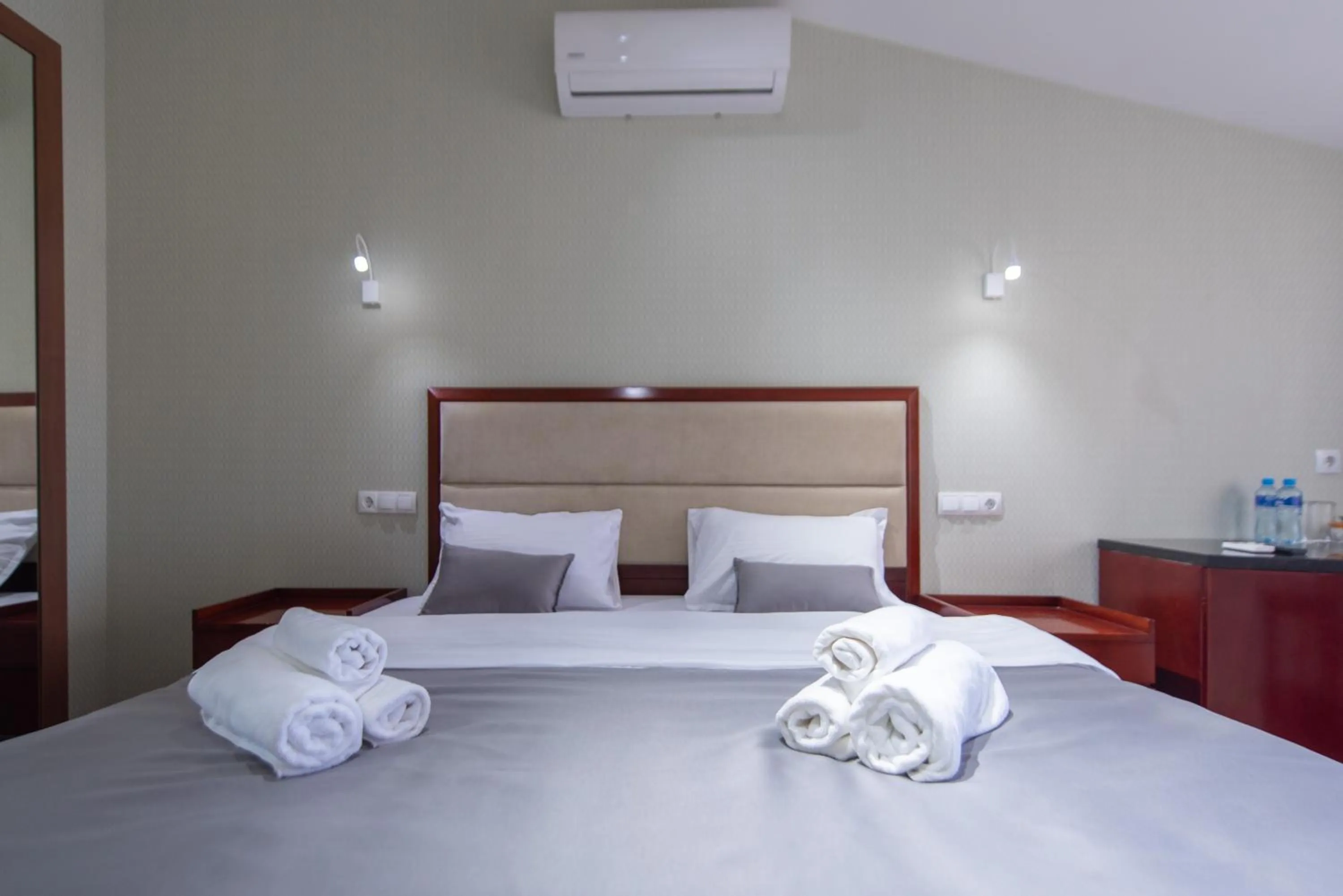 Bed in Kraveli Hotel