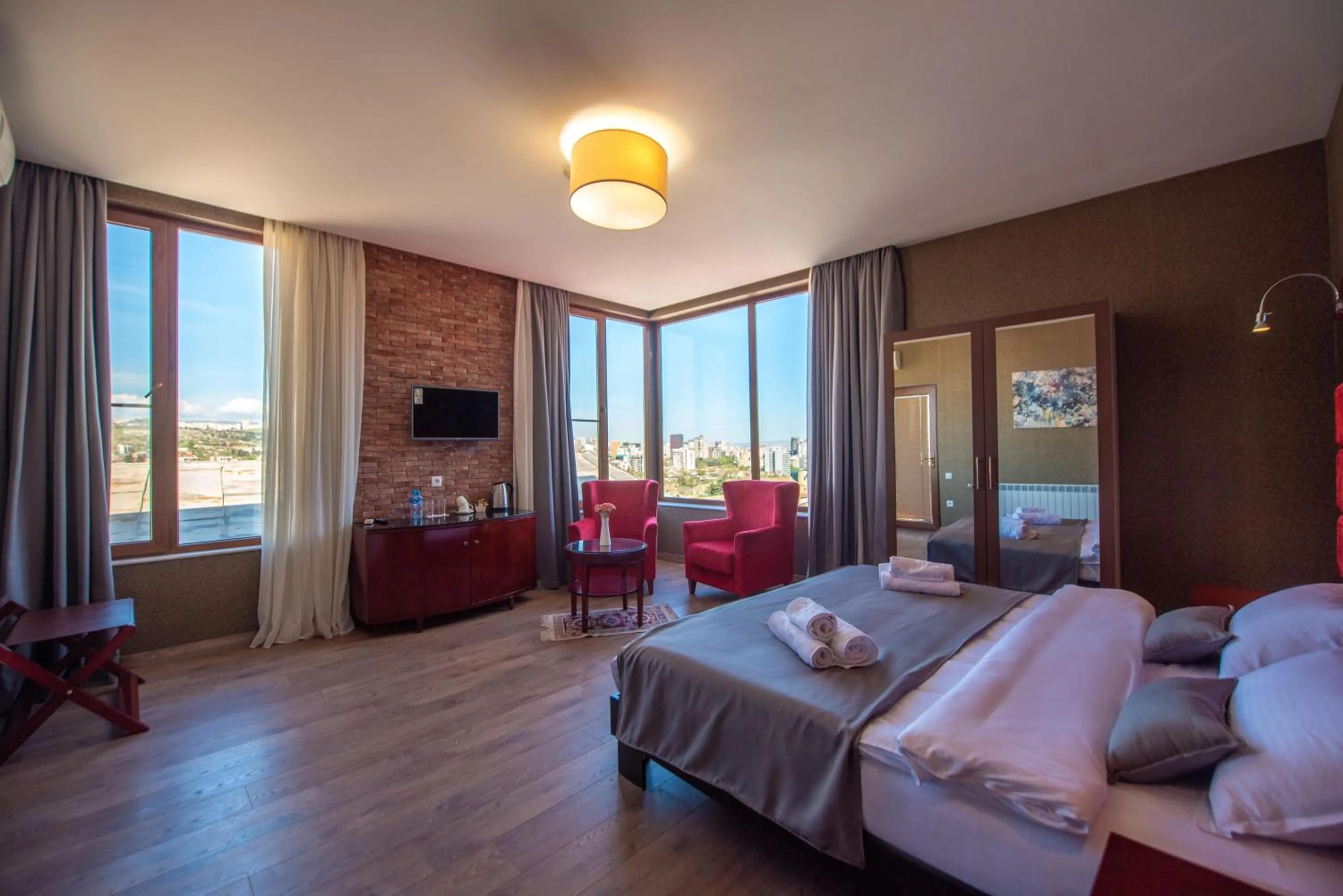 Bed in Kraveli Hotel