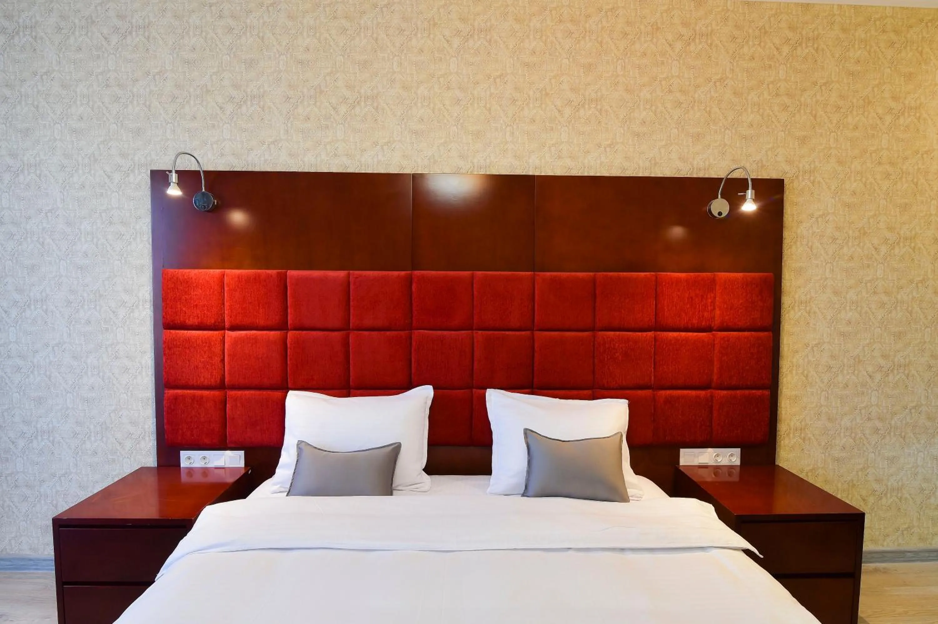 Bed in Kraveli Hotel