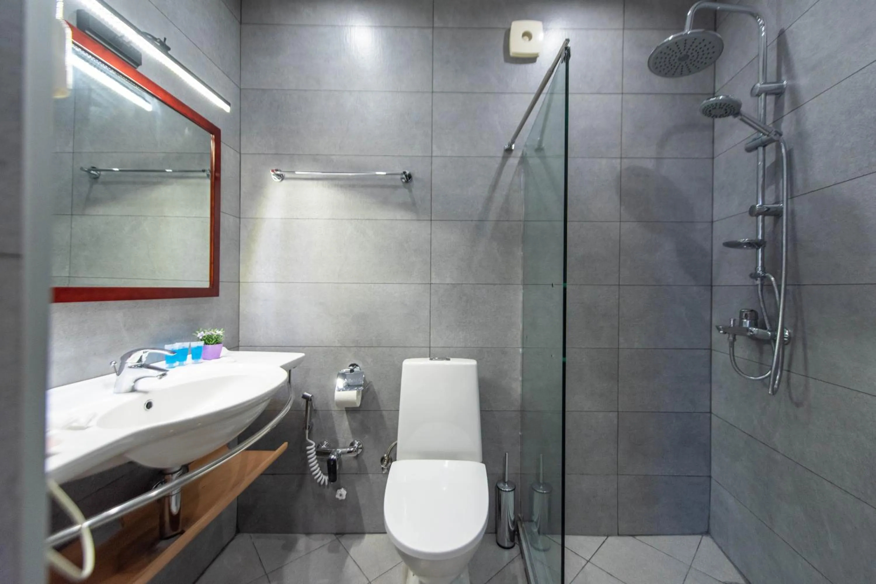 Shower in Kraveli Hotel