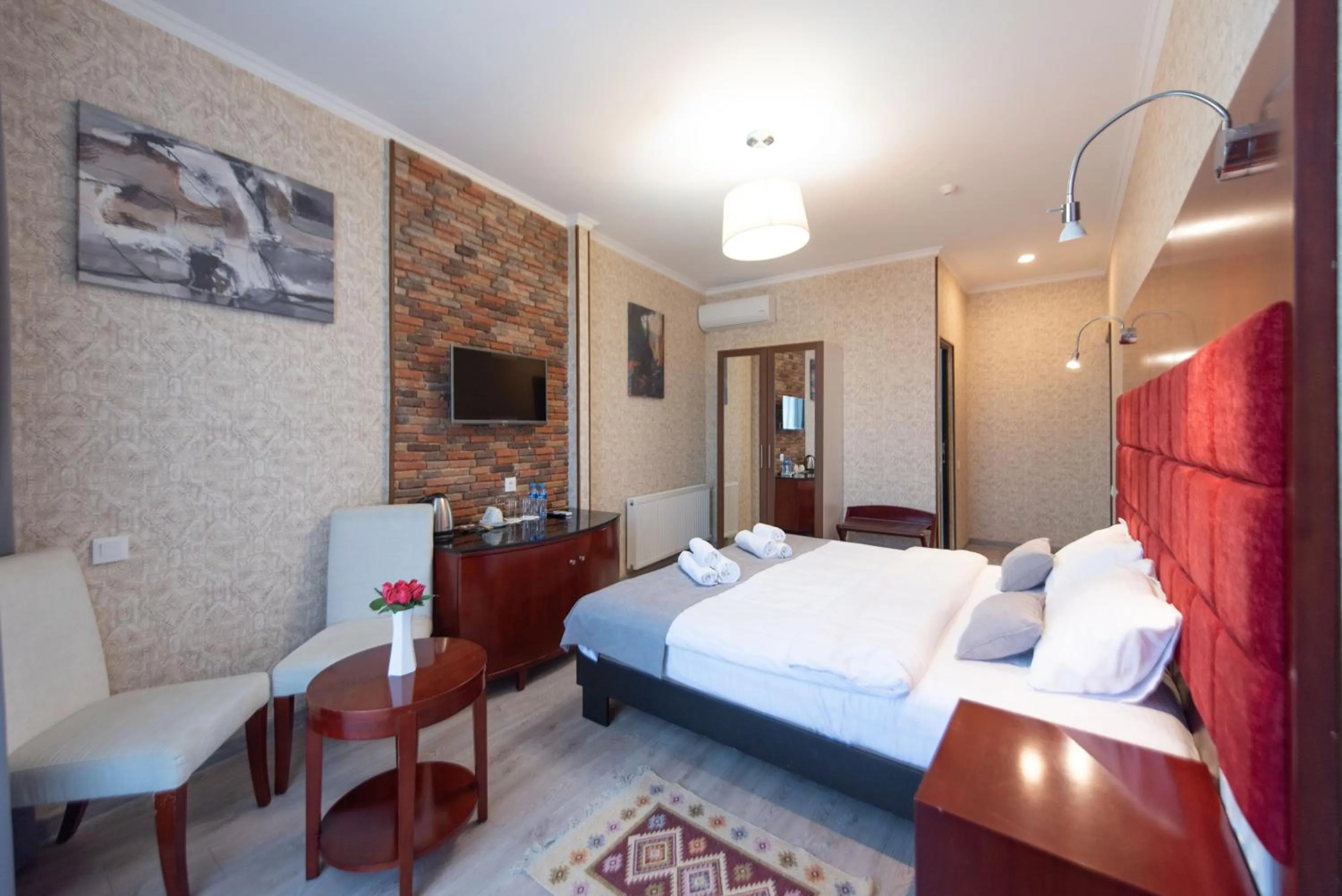 Bed in Kraveli Hotel