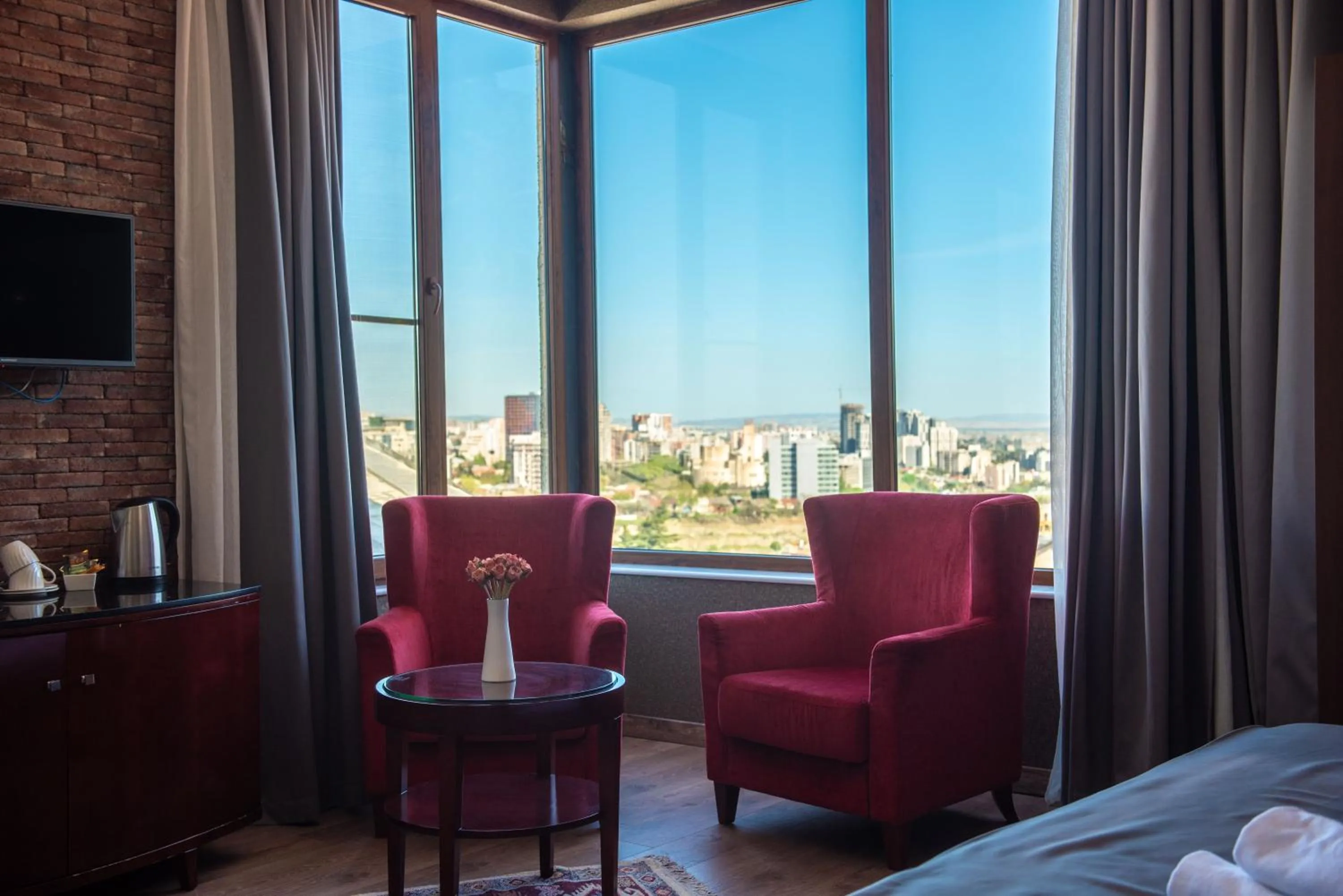 Bird's eye view, Bed in Kraveli Hotel