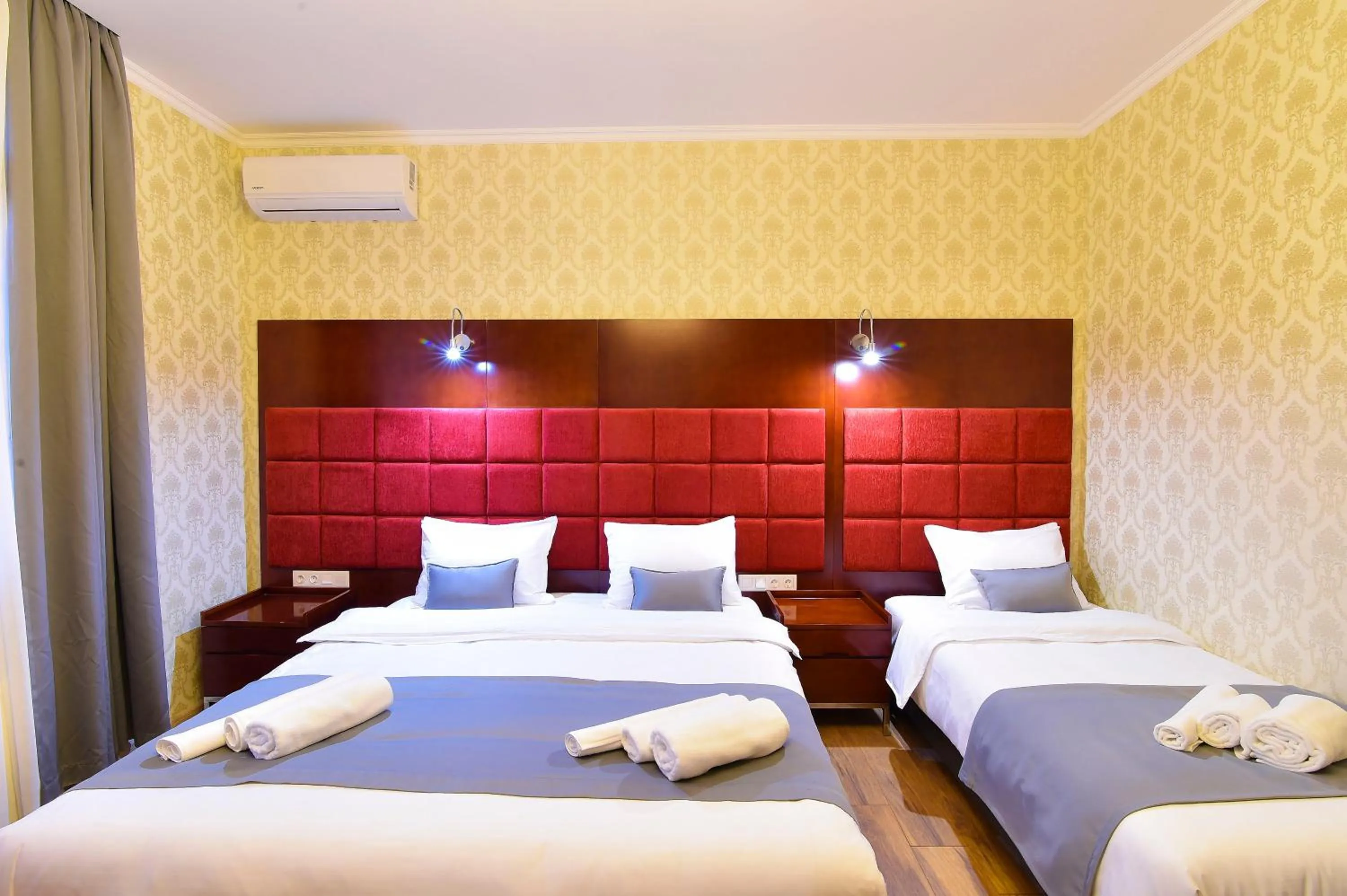 Bed in Kraveli Hotel