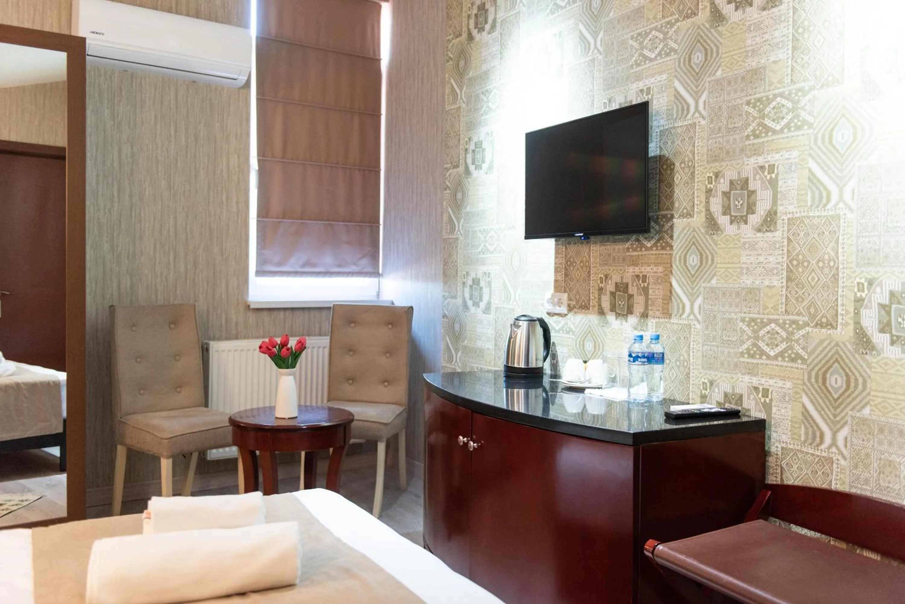 Bed in Kraveli Hotel