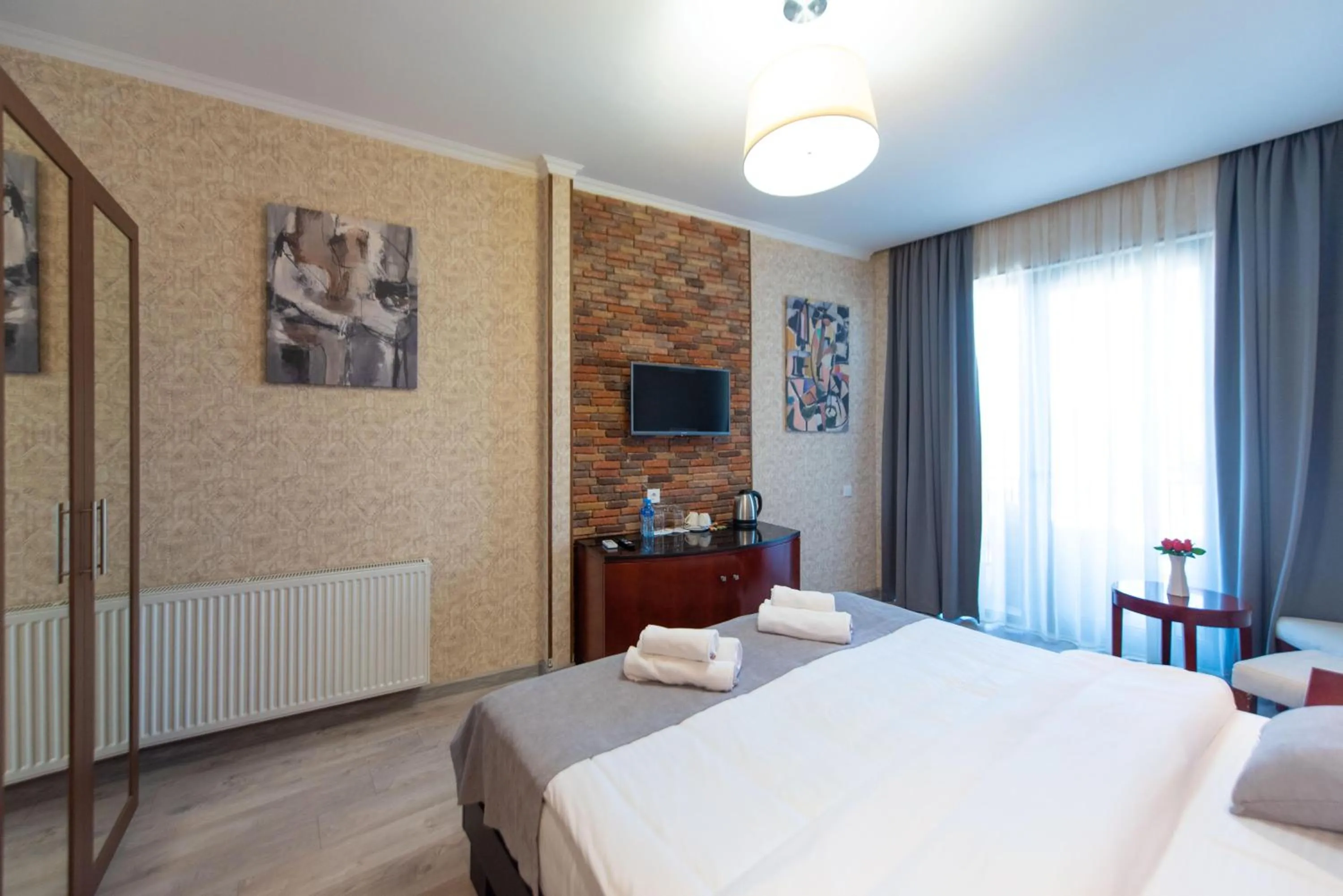 Bed in Kraveli Hotel