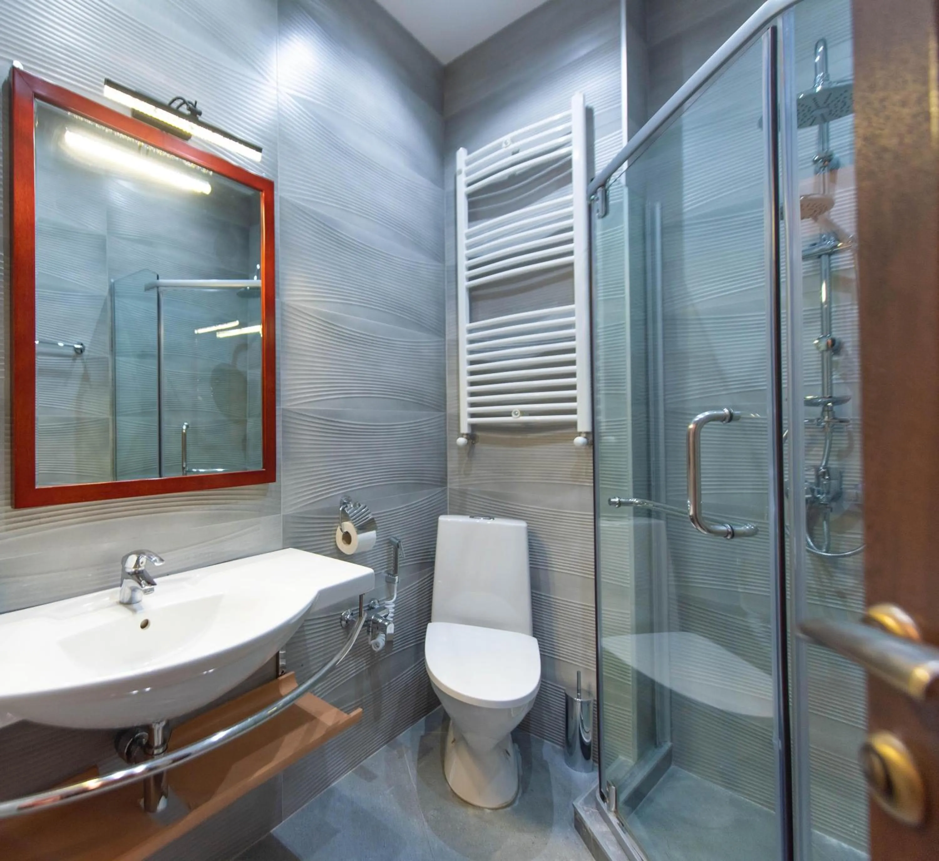 Shower in Kraveli Hotel