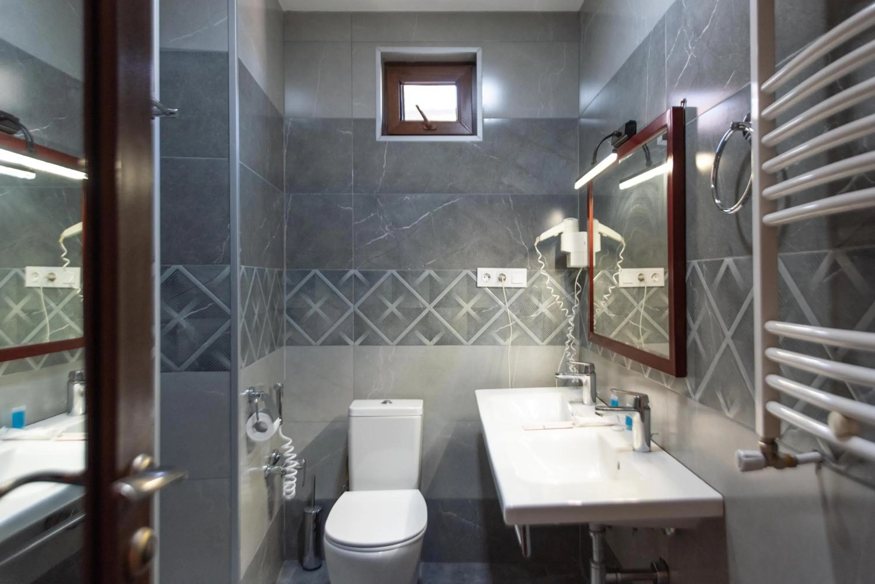 Shower in Kraveli Hotel