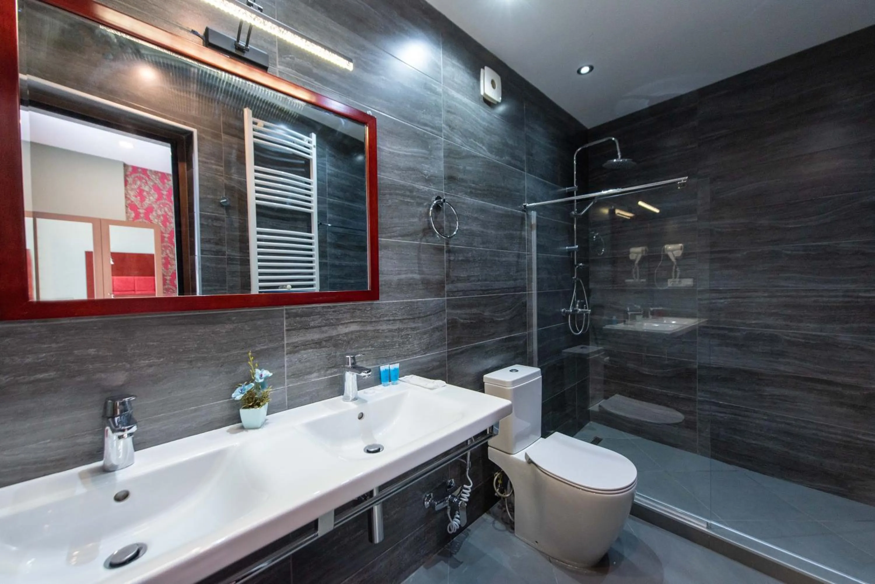 Shower in Kraveli Hotel