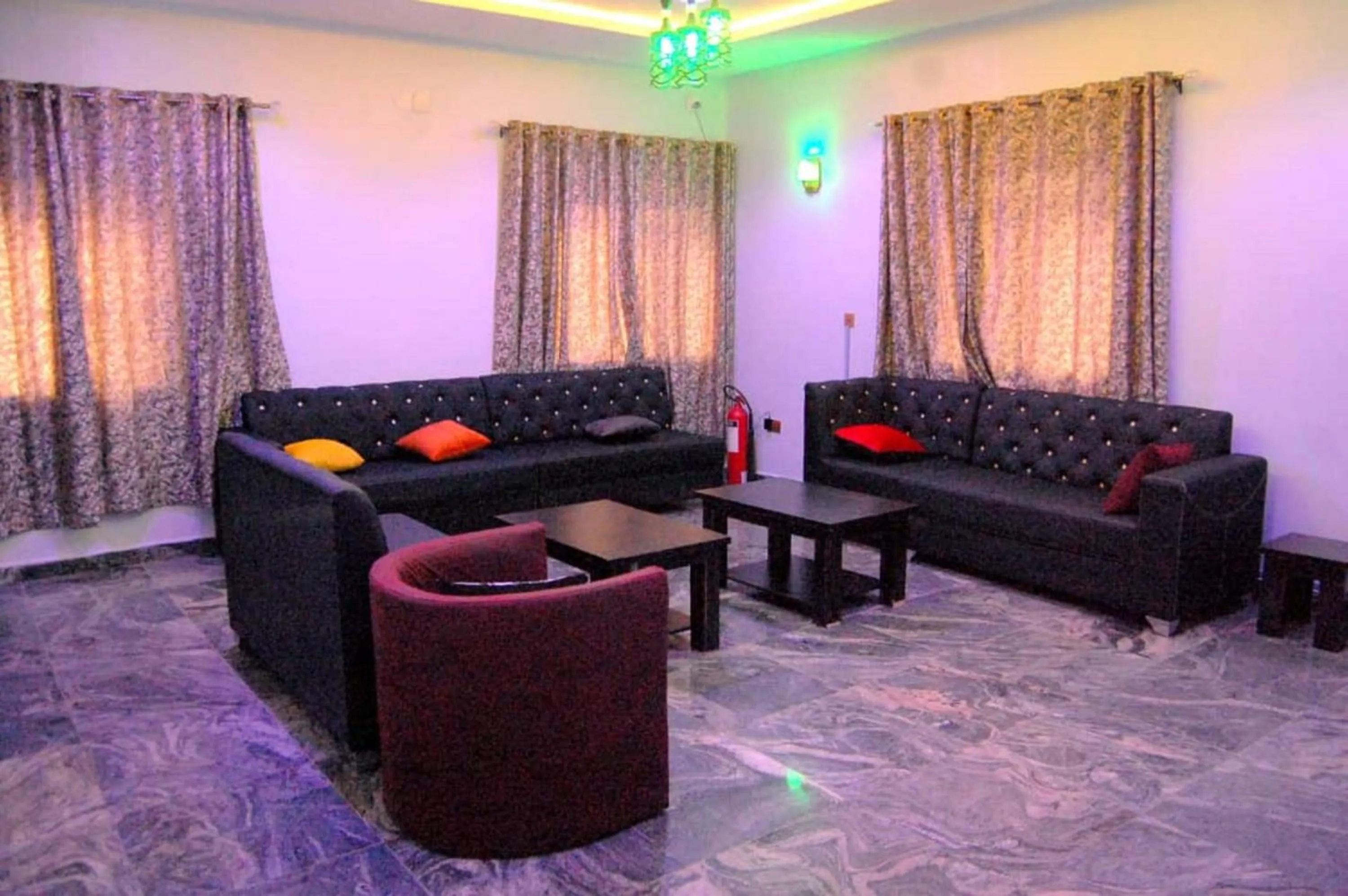 Lounge or bar in STARSAPPHIRE LUXURY HOTELS LTD