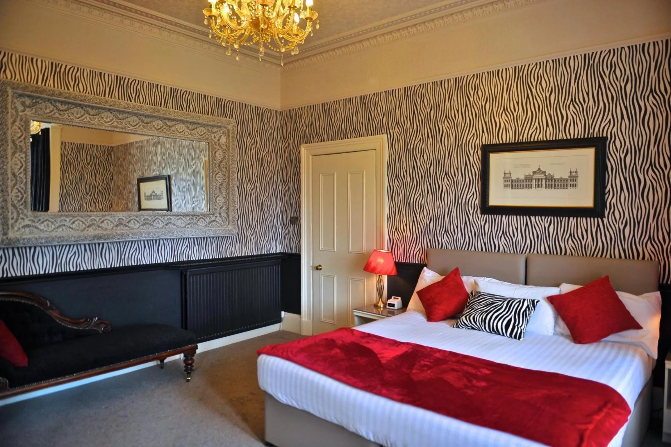 Bedroom, Bed in Braid Hills Hotel