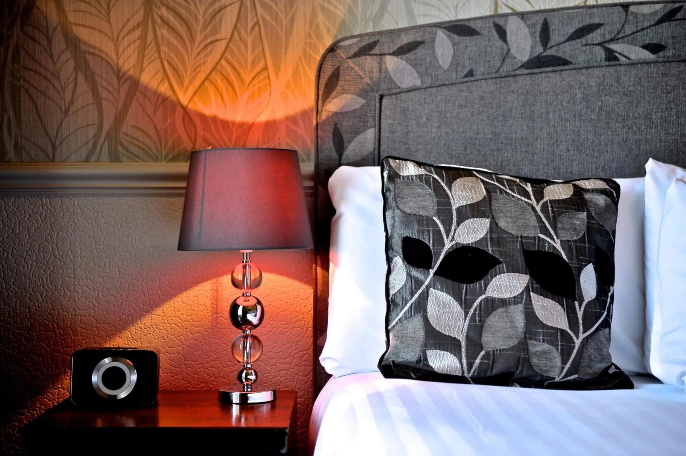 Bedroom, Bed in Braid Hills Hotel