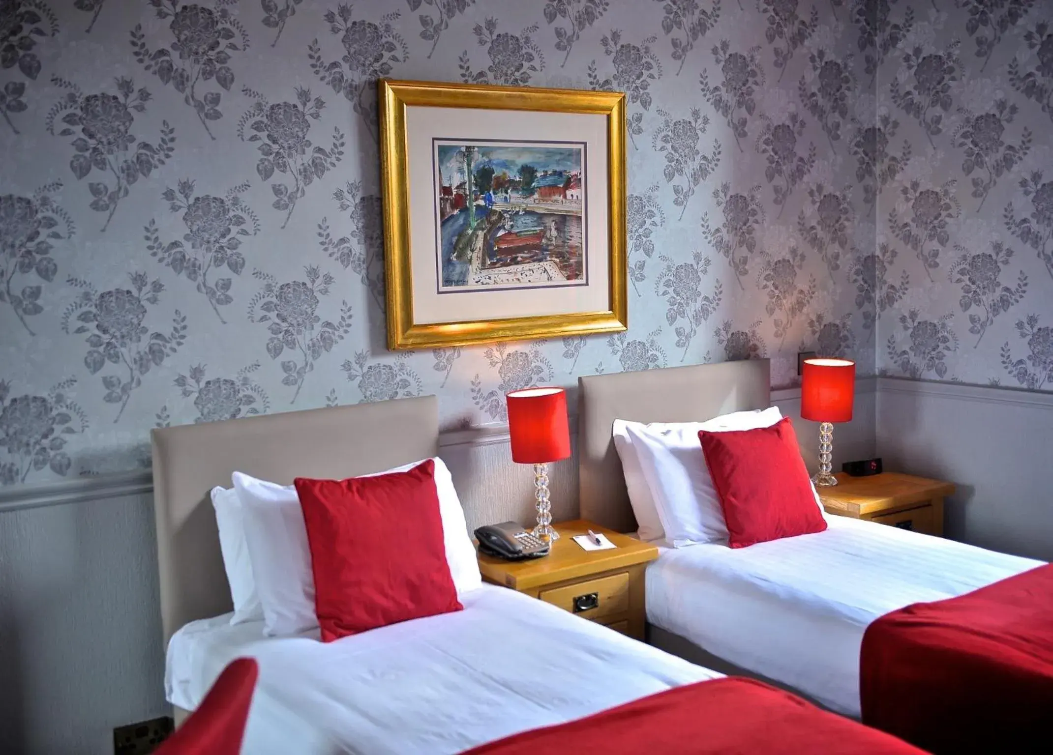 Bedroom, Bed in Braid Hills Hotel Bedroom, Bed in Braid Hills Hotel