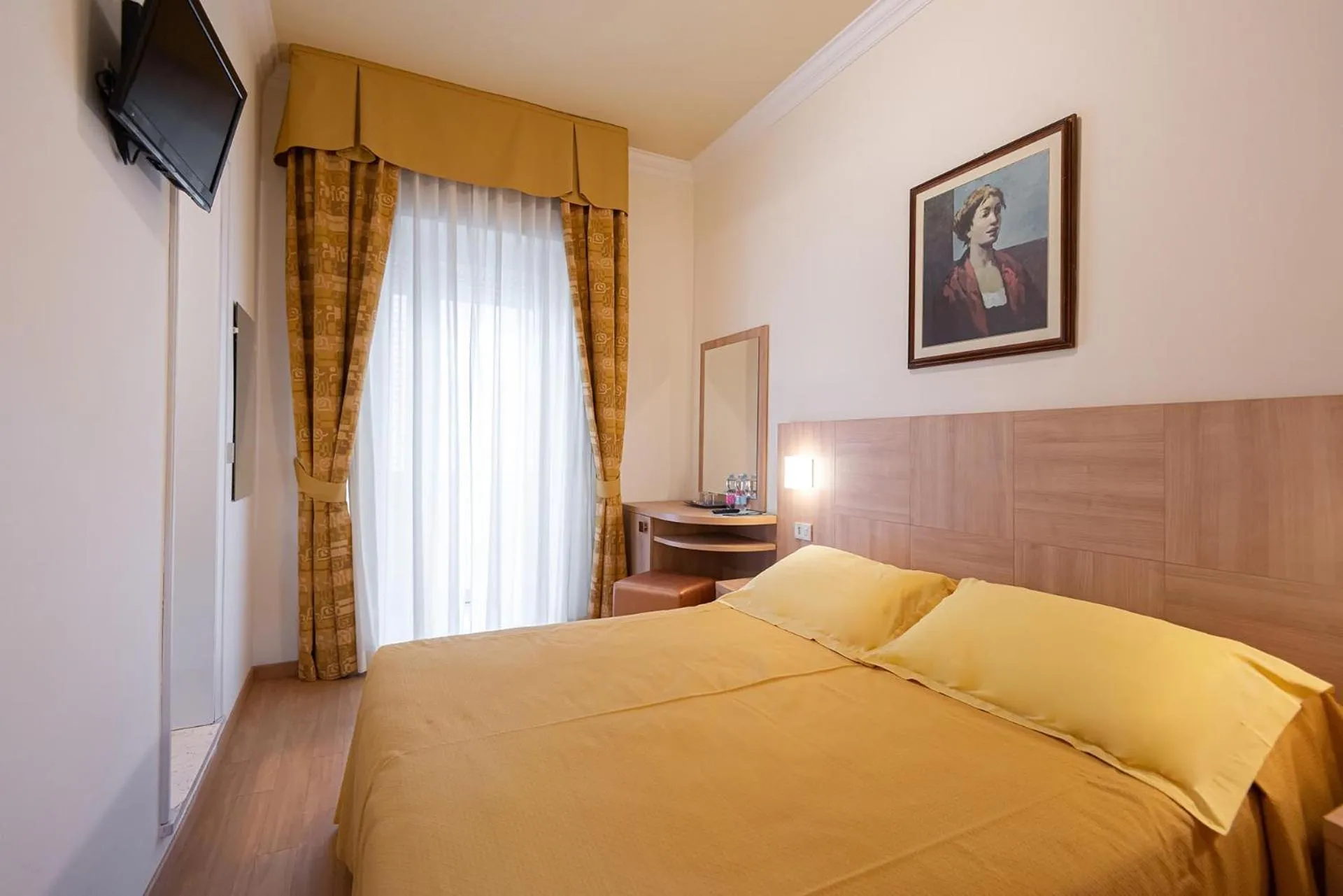 Photo of the whole room, Bed in Hotel Corinna