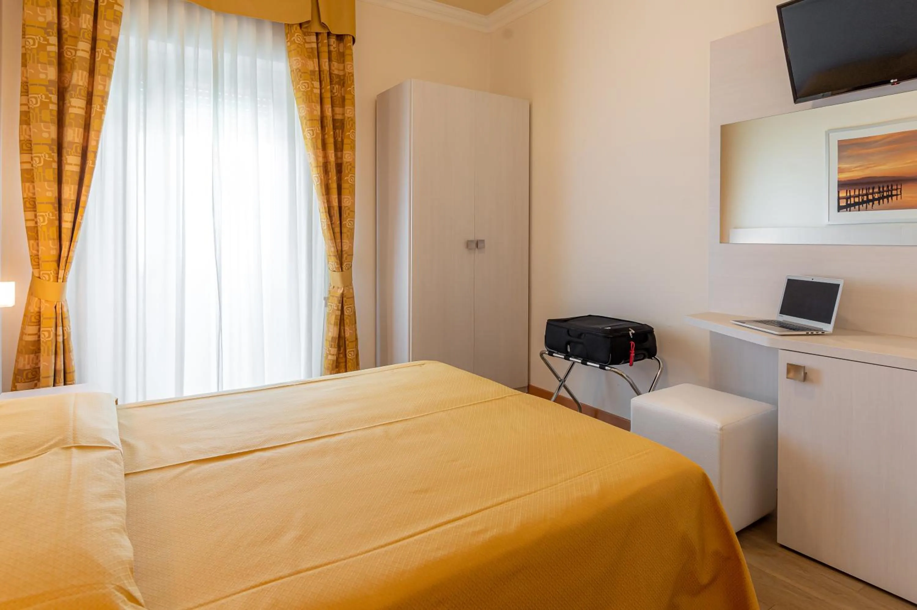 TV and multimedia, Bed in Hotel Corinna