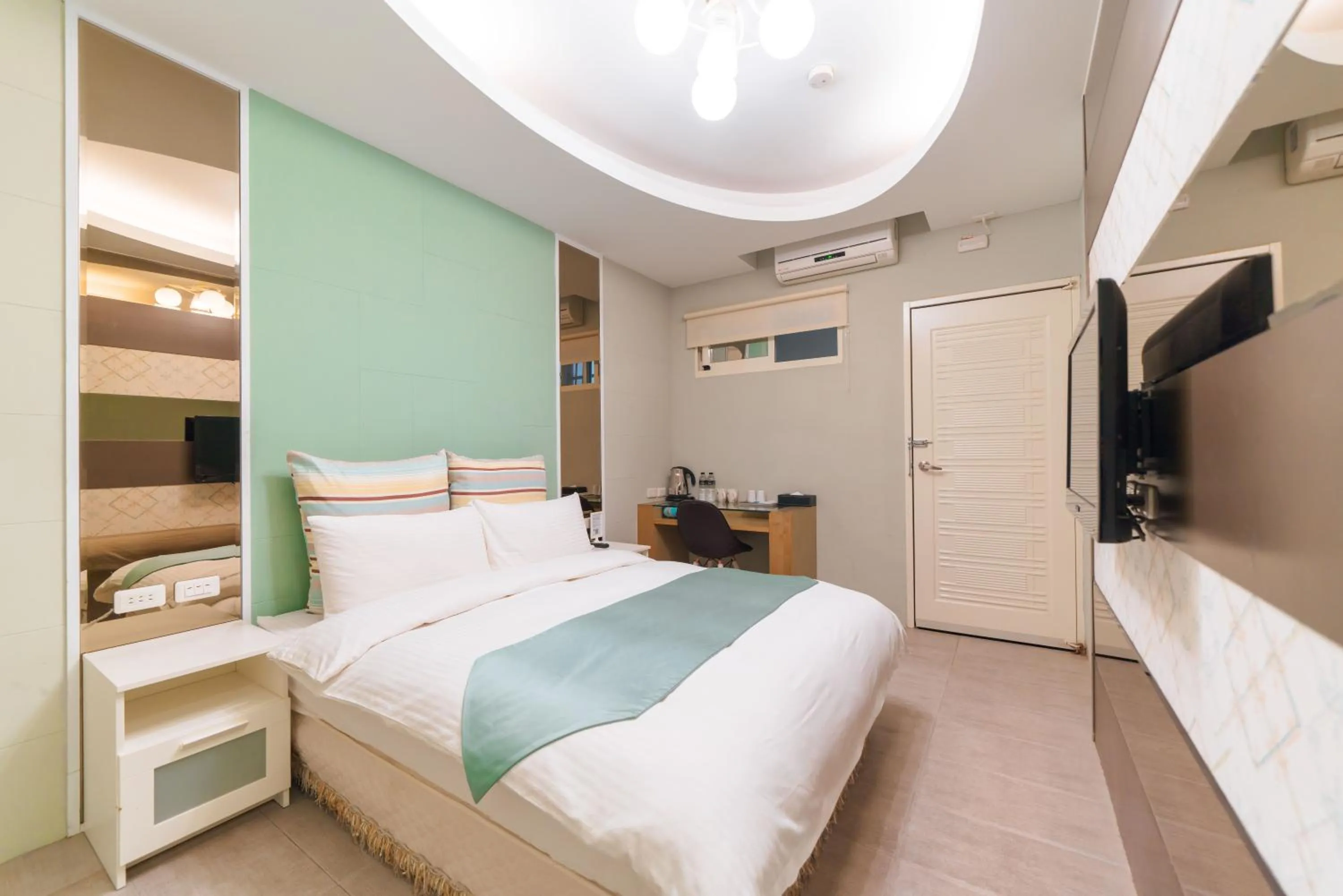 Bed in Story Inn City