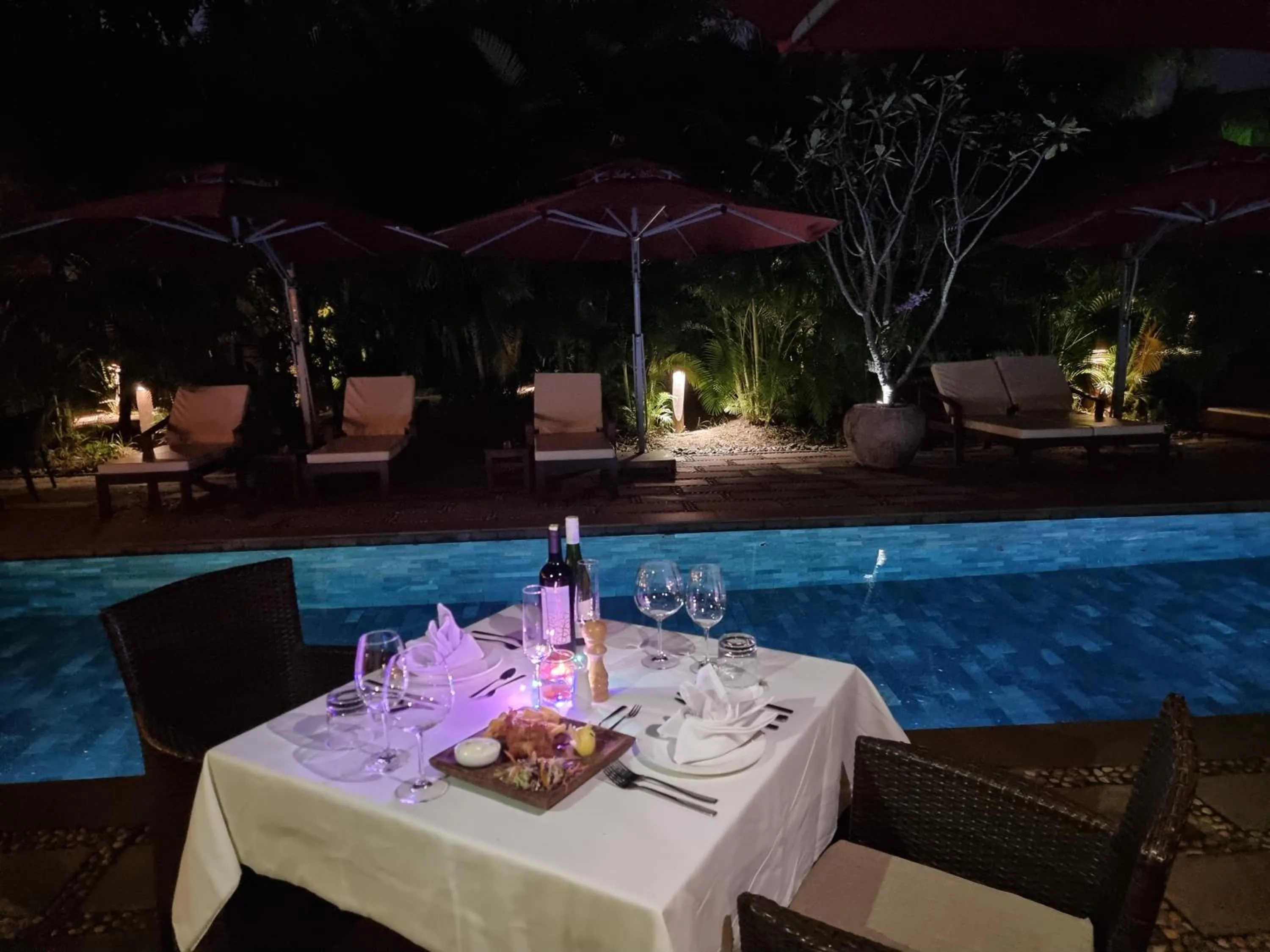 Restaurant/places to eat in Sahaa Beach Resort