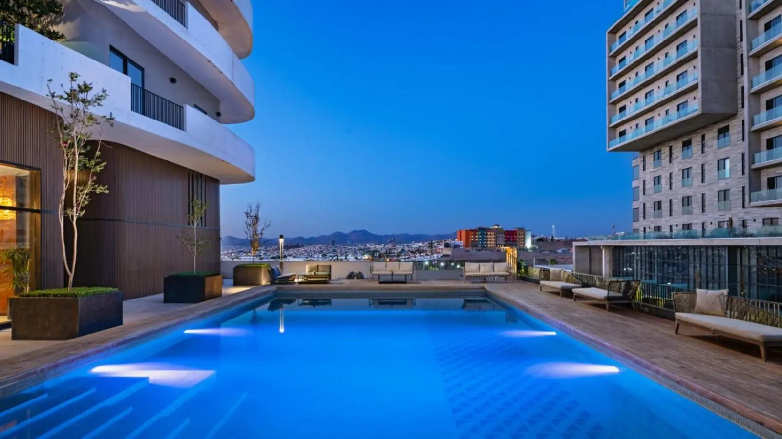 Pool view in Vetta, Distrito Uno, Autograph Collection