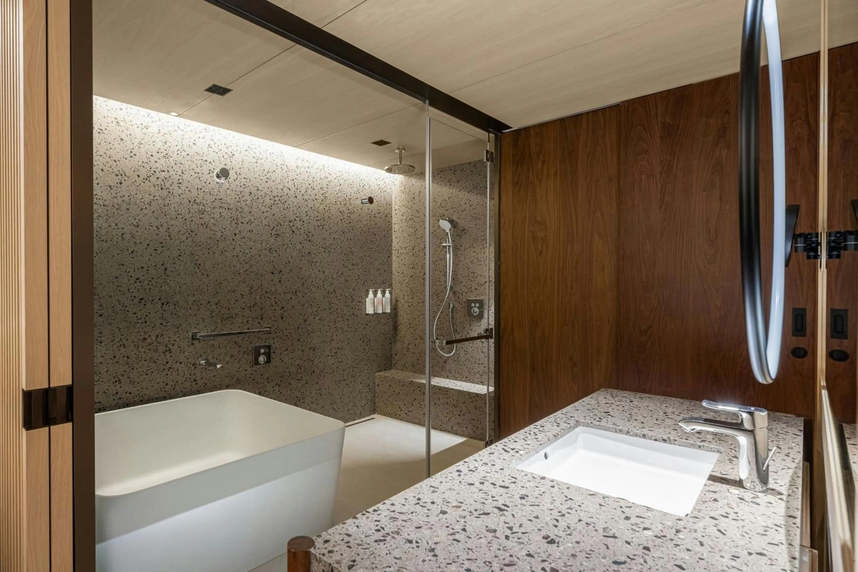 Photo of the whole room, Bed in Le Meridien Hualien Resort