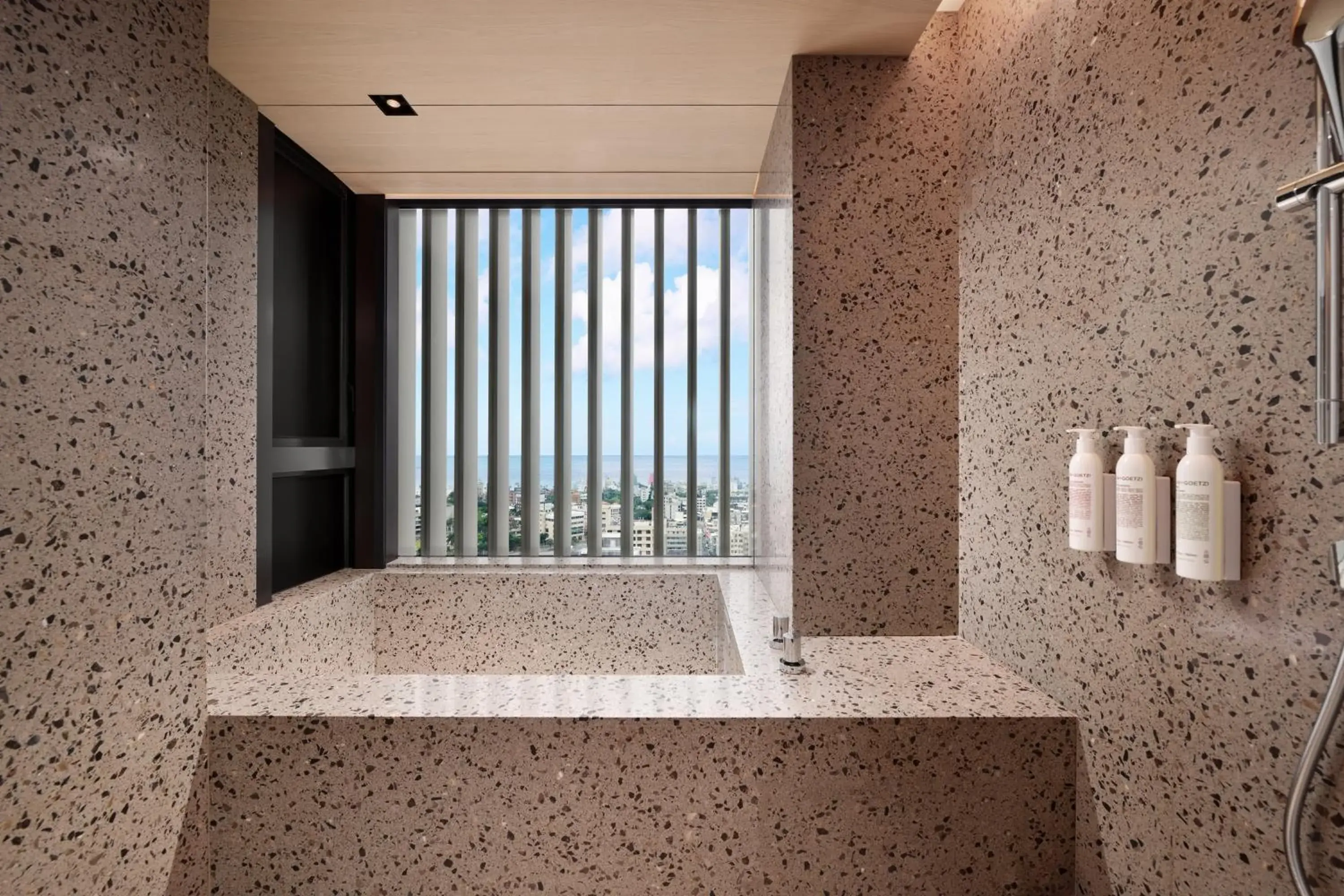 Deluxe King Room with Mountain View in Le Meridien Hualien Resort Deluxe King Room with Mountain View in Le Meridien Hualien Resort