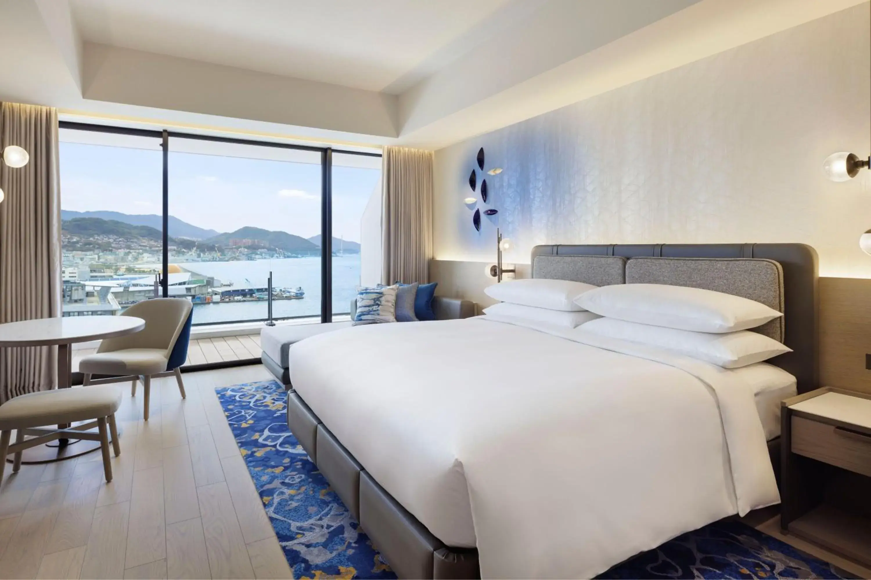 Premium King Room with Harbor View in Nagasaki Marriott Hotel Premium King Room with Harbor View in Nagasaki Marriott Hotel