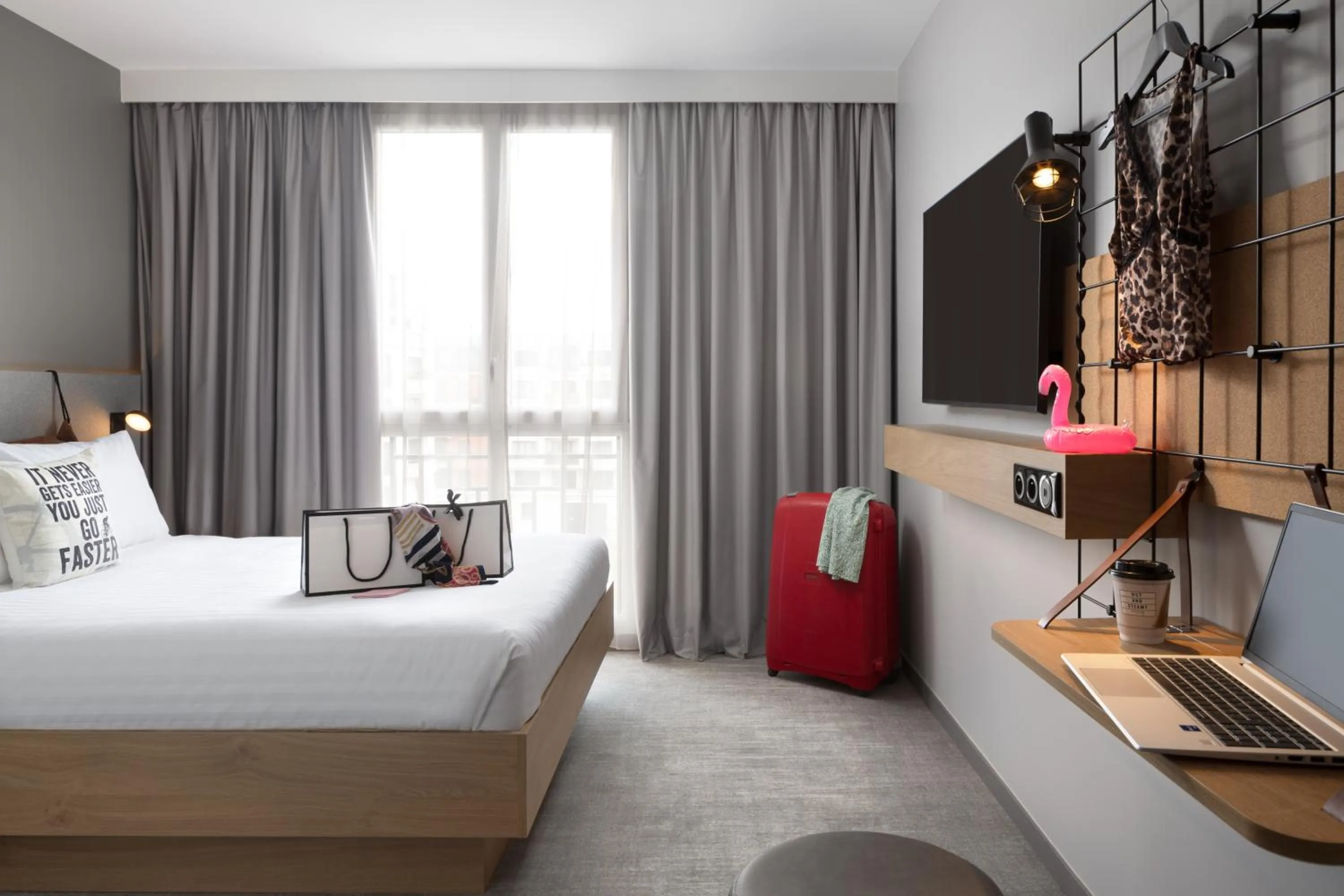 Bed in Moxy Paris Clamart