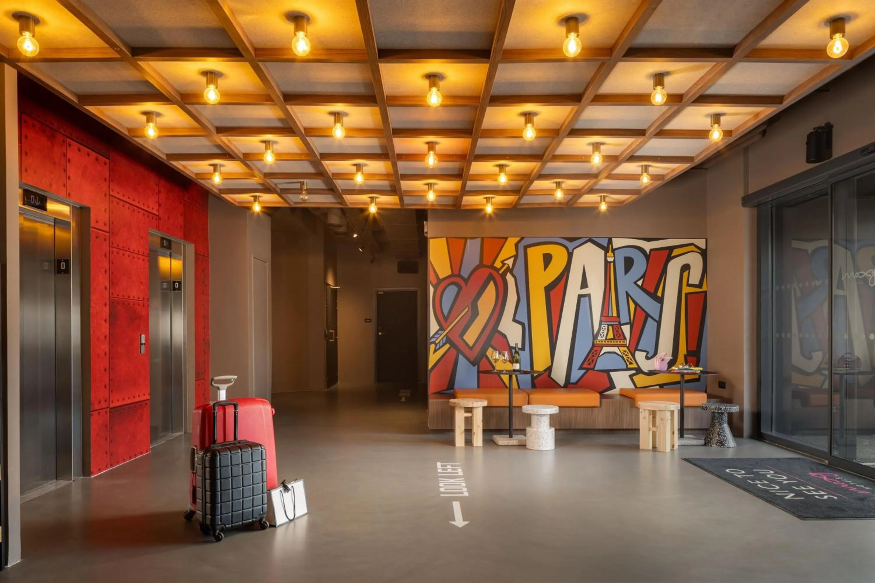 Lobby or reception in Moxy Paris Clamart