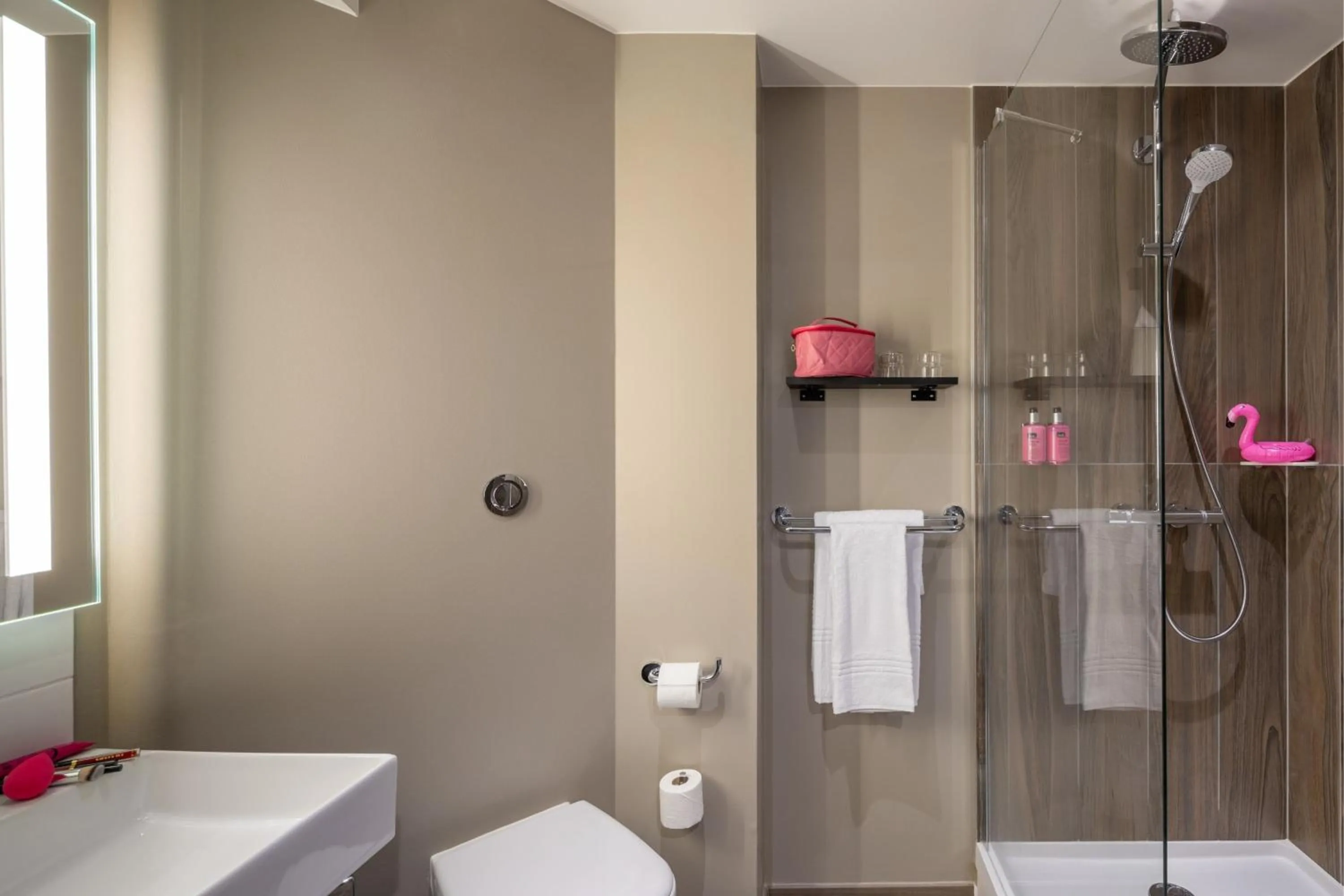 Bathroom in Moxy Paris Clamart